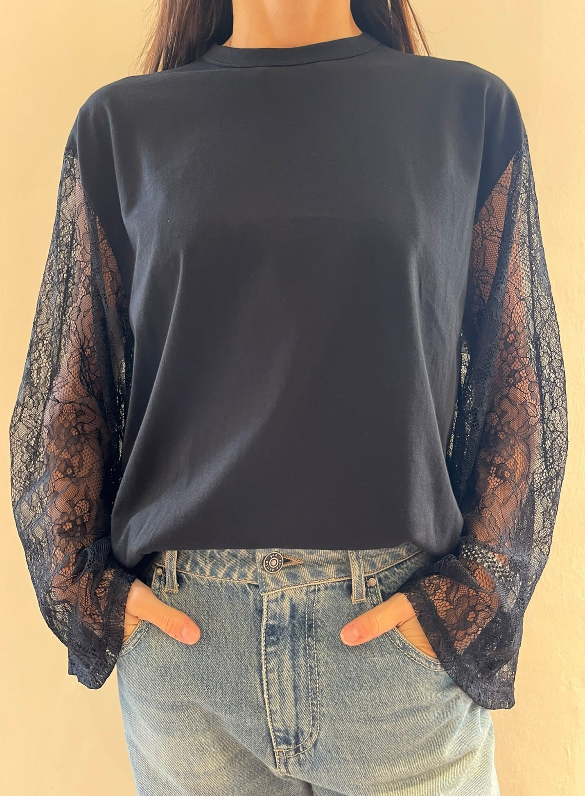 T-shirt oversize con manica ampia in pizzo art. UAC0197 VICOLO