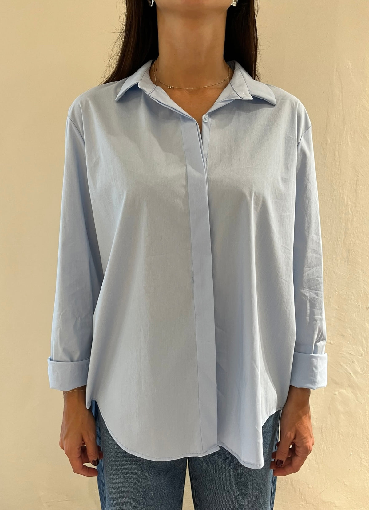Camicia con orlo asimmetrico Art. 26103 CHEAP&CHIC