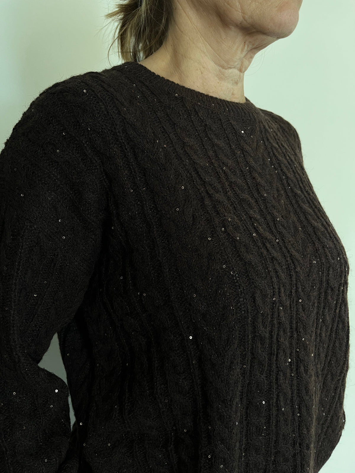 Maglia girocollo con trecce e pailettes art. D66021 SHEIS