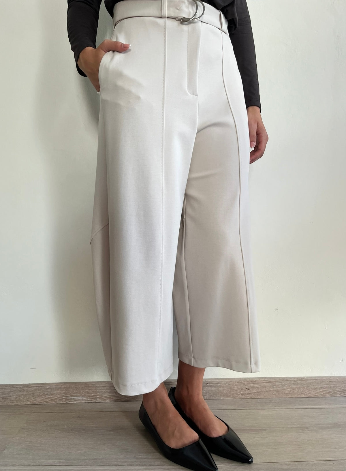 Pantalone palazzo cropped con cintura e pince art. P6N9MBP IMPERIAL