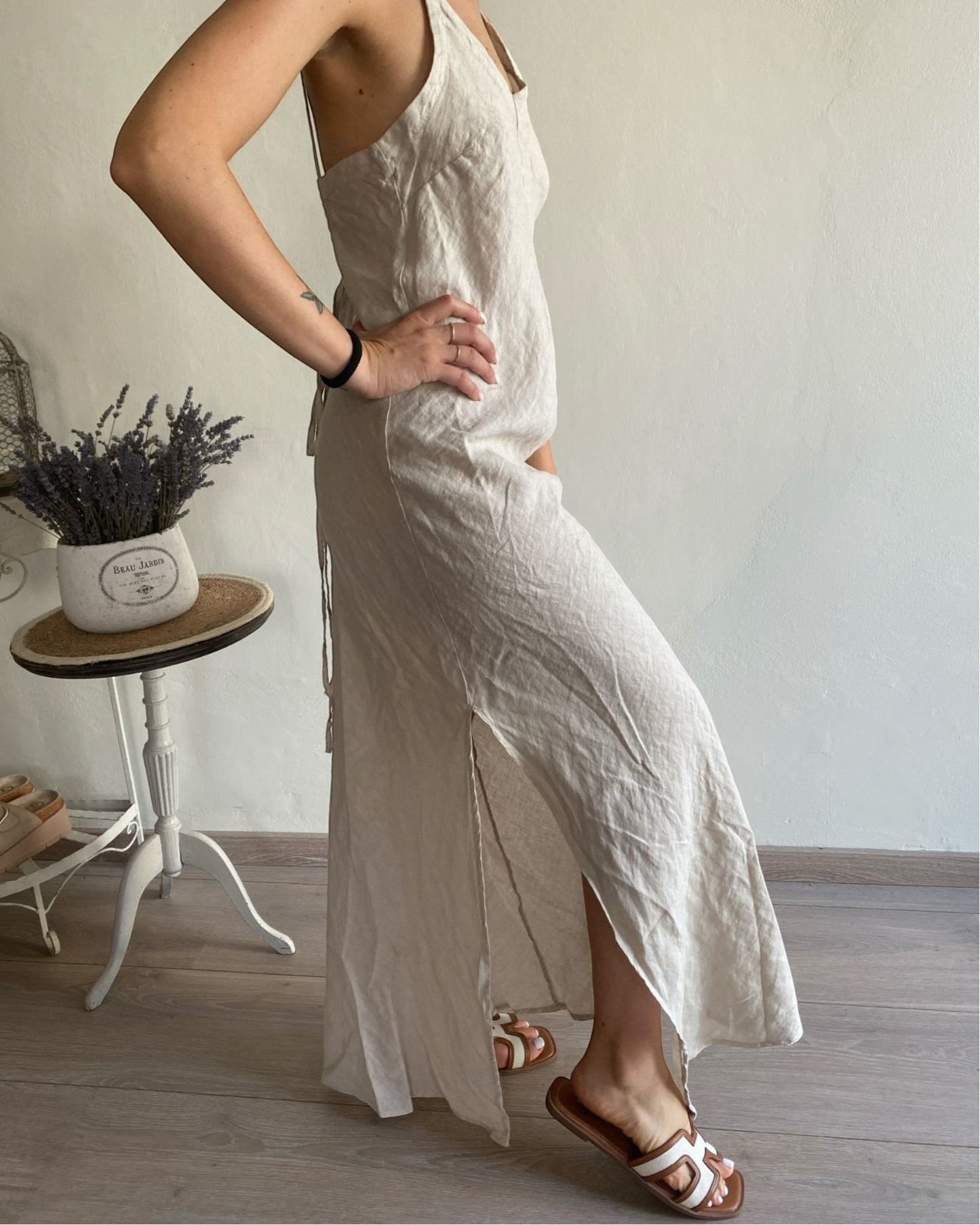 Abito lungo lino scollo V con dietro regolabile art. 7656 CHEAP&CHIC