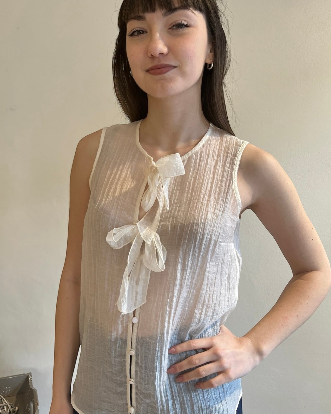 Camicia smanicata con fiocchi davanti art. S22XBF LEJANO Sandro FERRONE