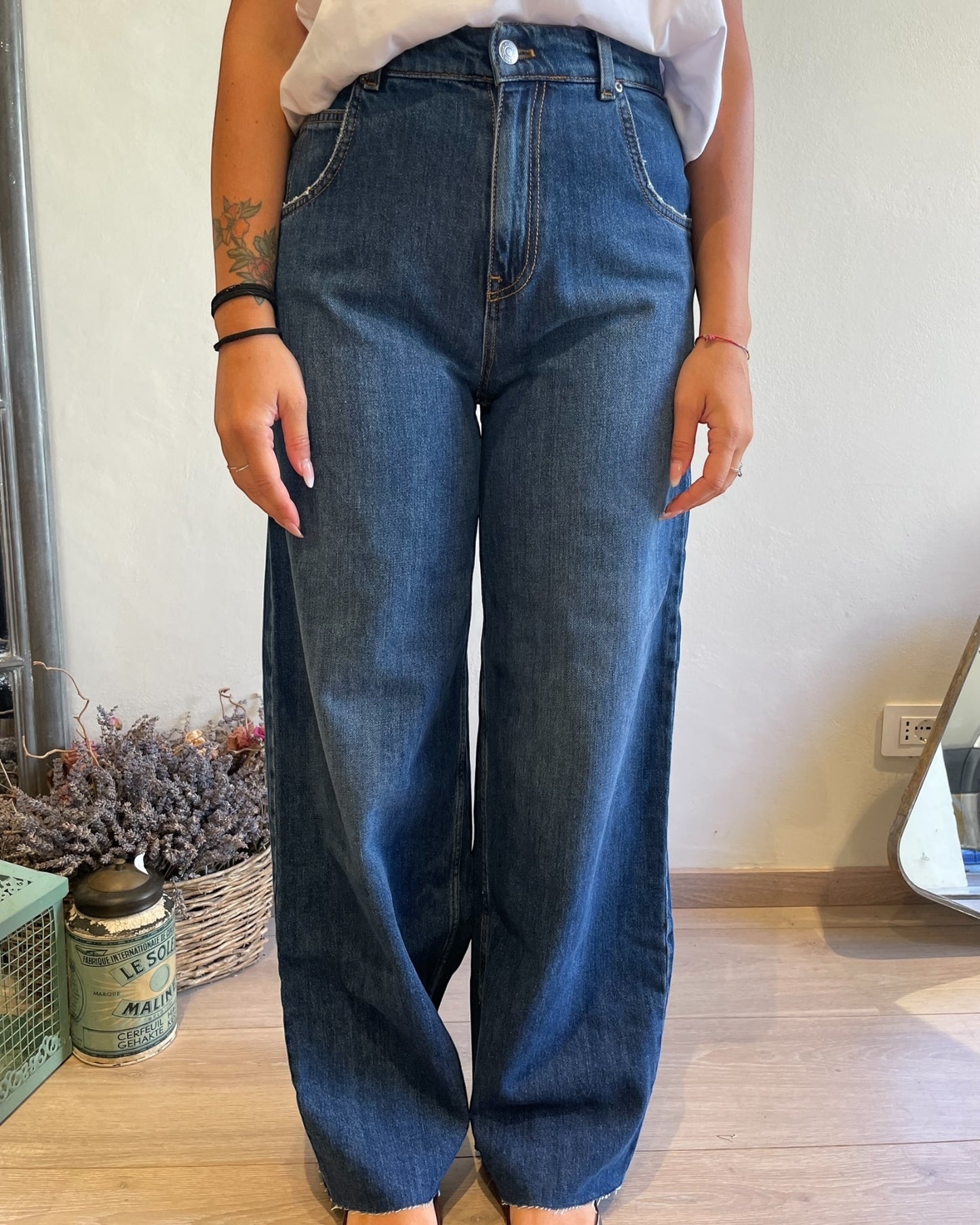Jeans baggy taglio vivo art. MIA VICOLO