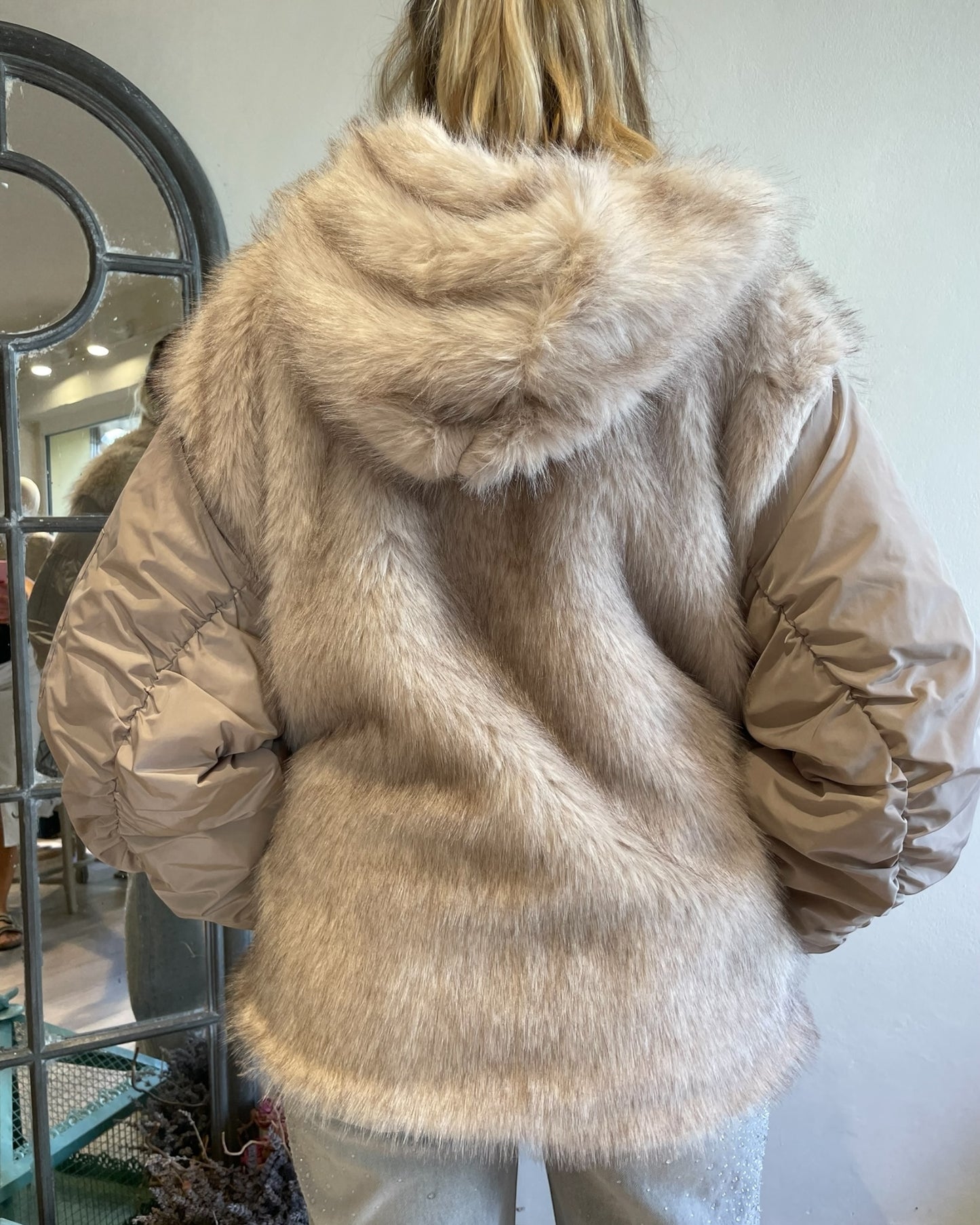 Giacca bomber in ecopelliccia e nylon art. TF0239 VICOLO