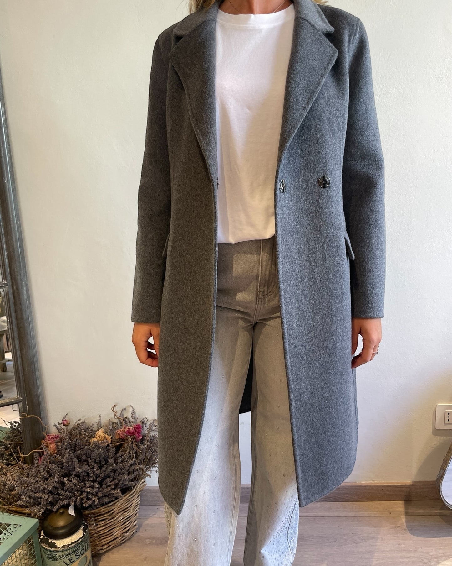 Cappotto doppiopetto bottoni invisibili art. TF0073 VICOLO