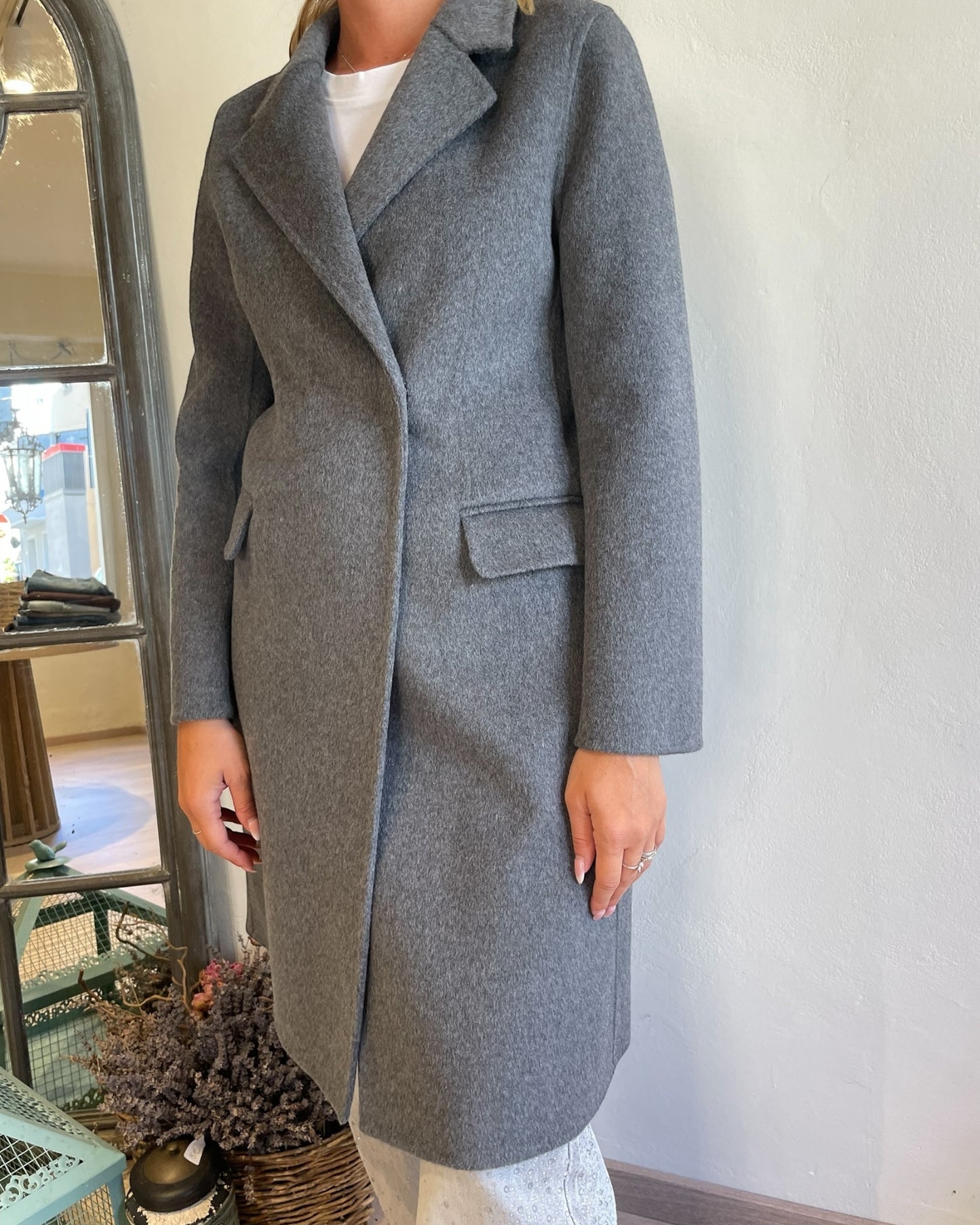Cappotto doppiopetto bottoni invisibili art. TF0073 VICOLO