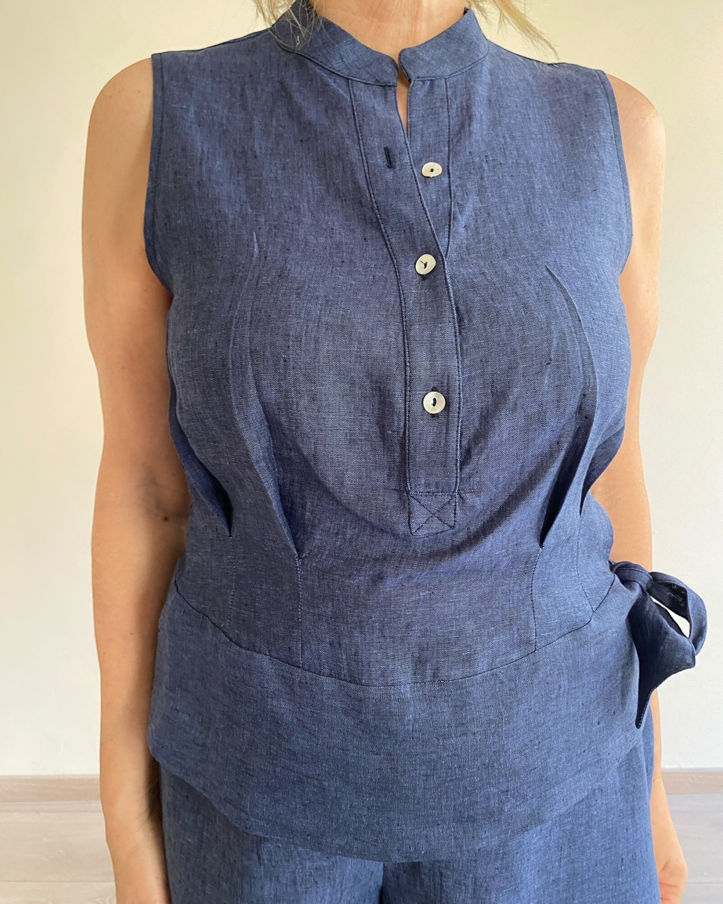 Top smanicato con nodo laterale MIA CENTOLINO