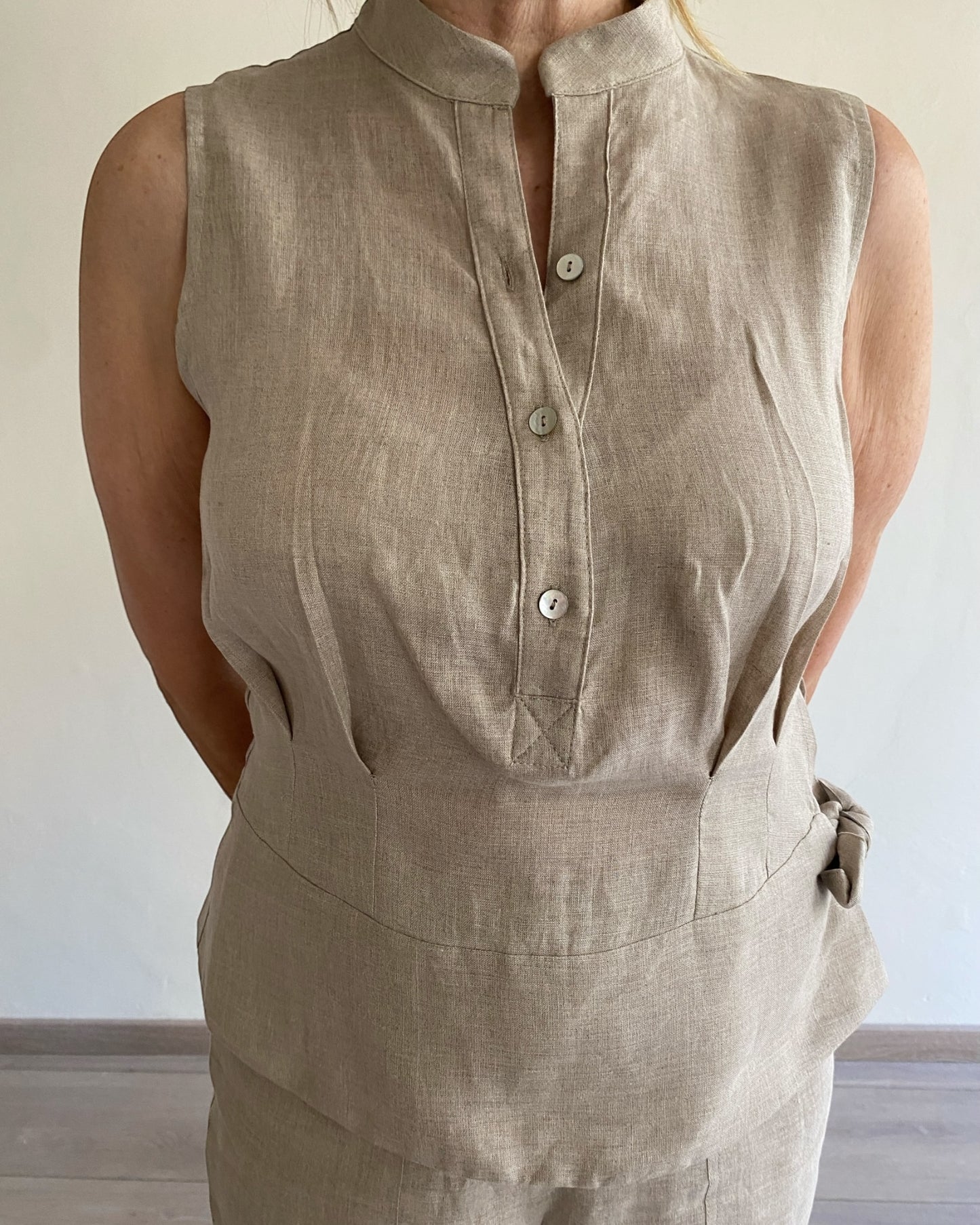 Top smanicato con nodo laterale MIA CENTOLINO