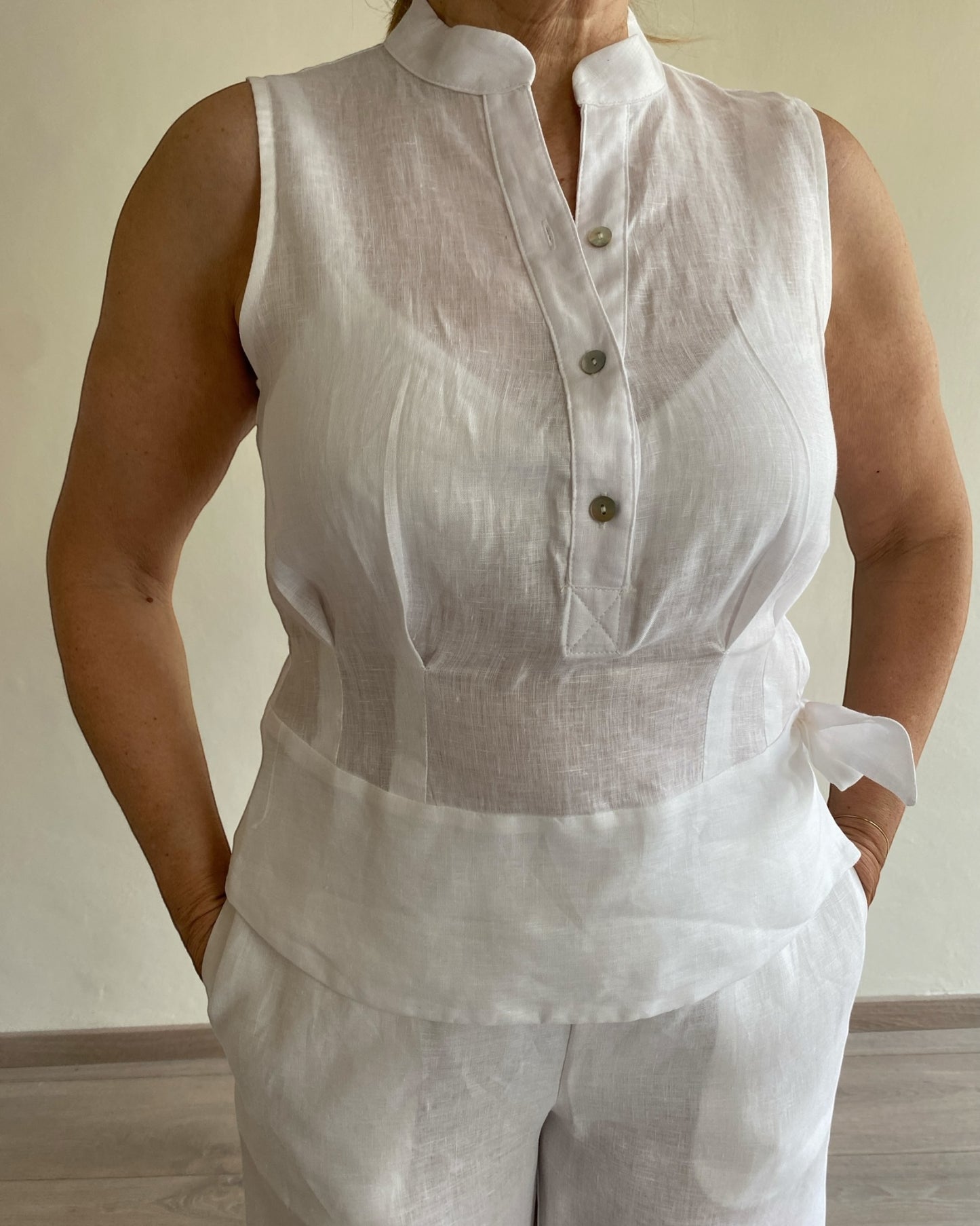 Top smanicato con nodo laterale MIA CENTOLINO