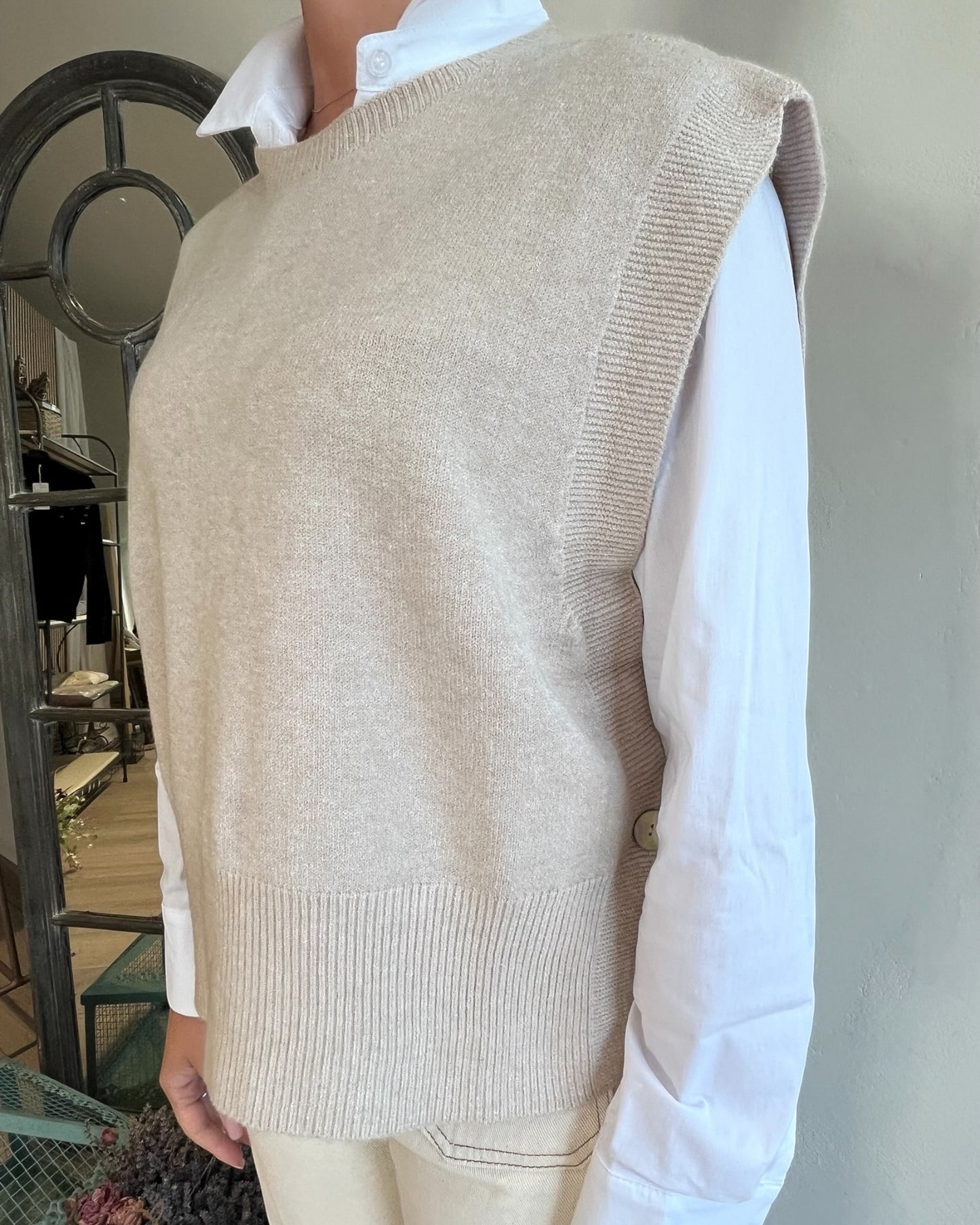 Gilet con bottone laterale art. 57015 TENSIONE IN