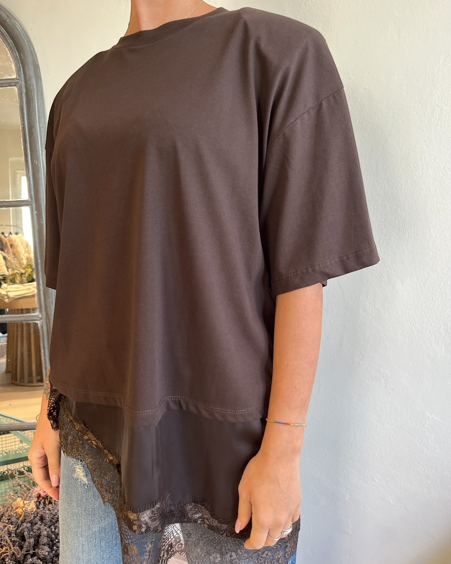 T-shirt spallina con pizzo art. 26M1026 TENSIONE IN