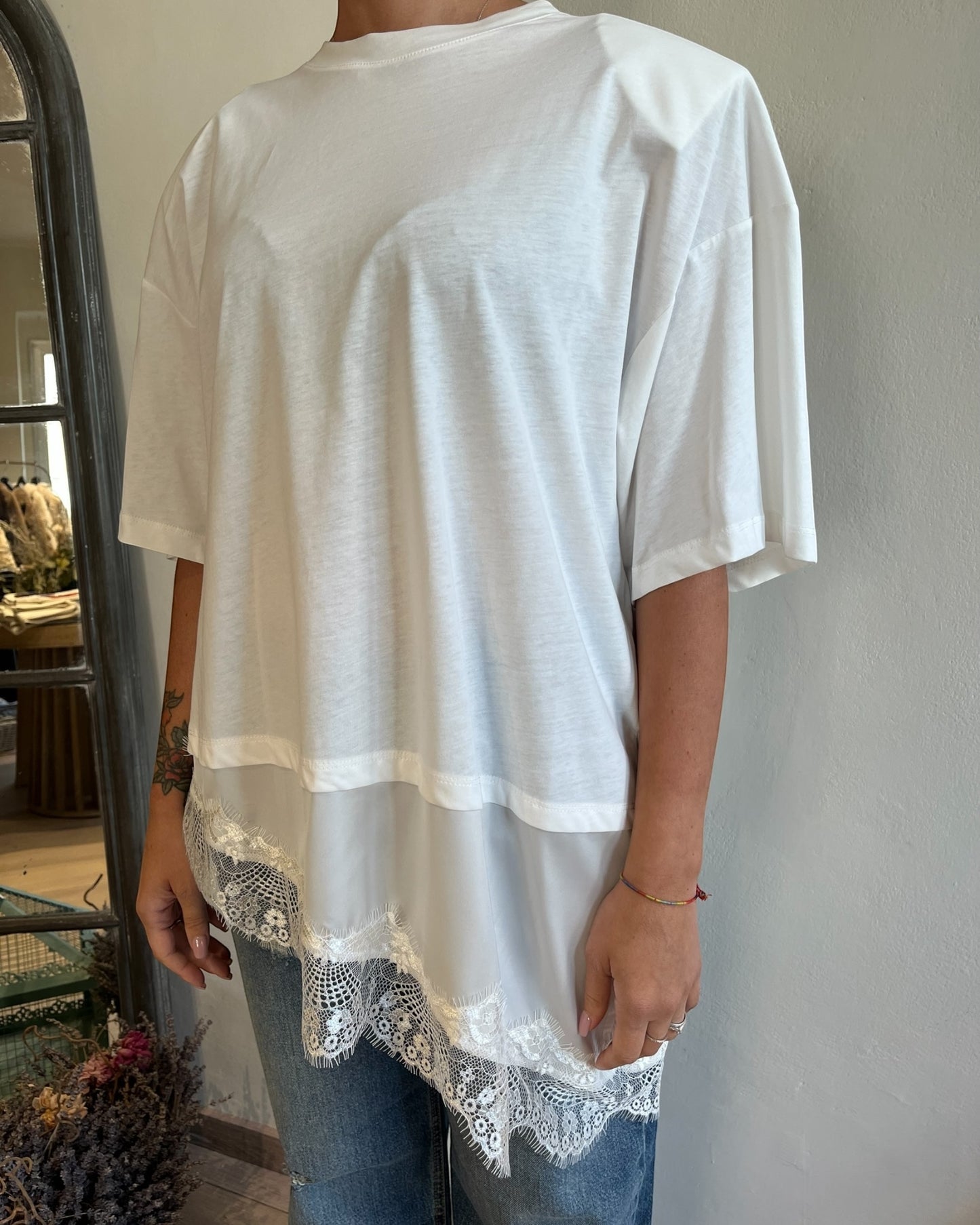 T-shirt spallina con pizzo art. 26M1026 TENSIONE IN