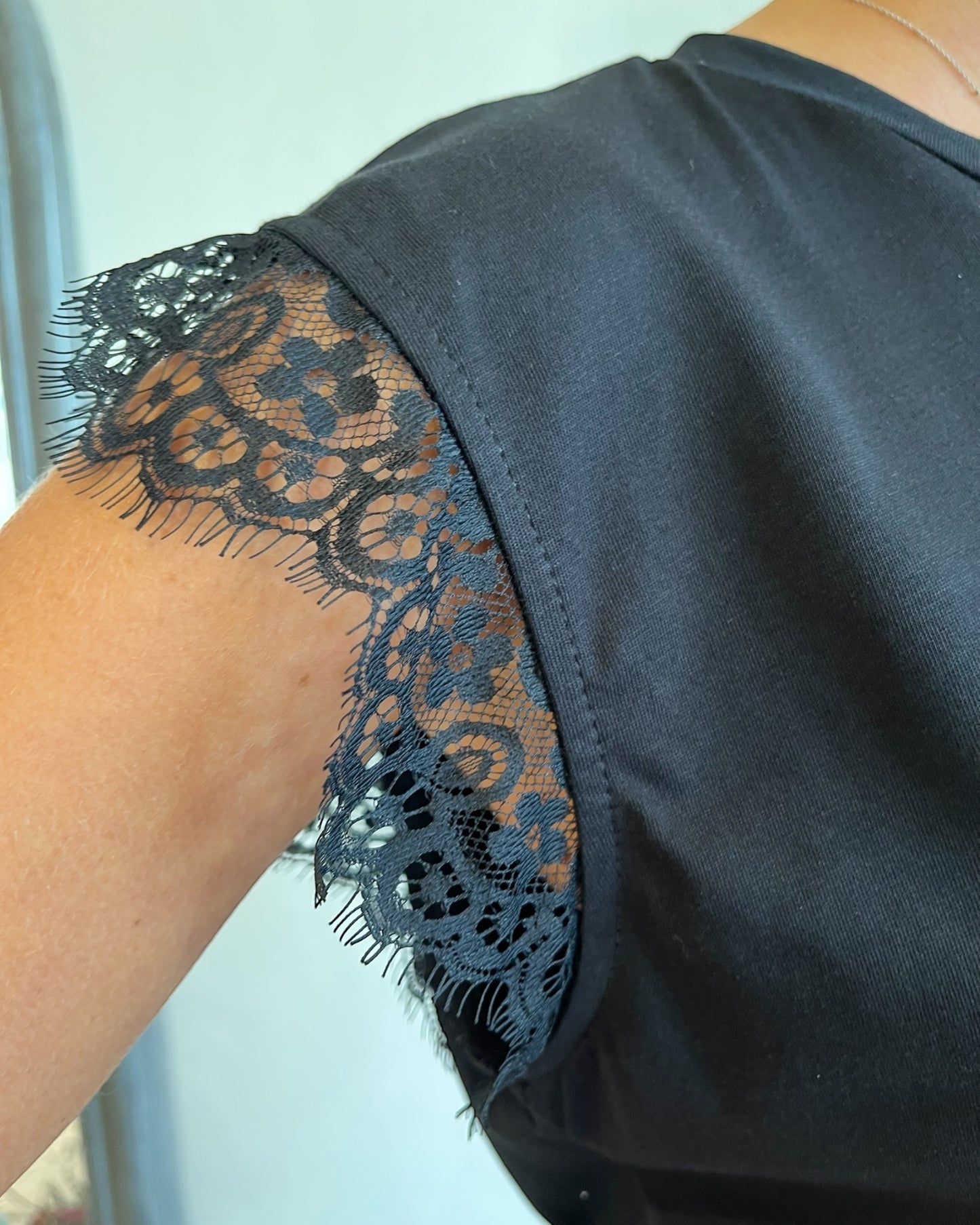 Maglia pizzo art. W25M538 TENSIONE IN