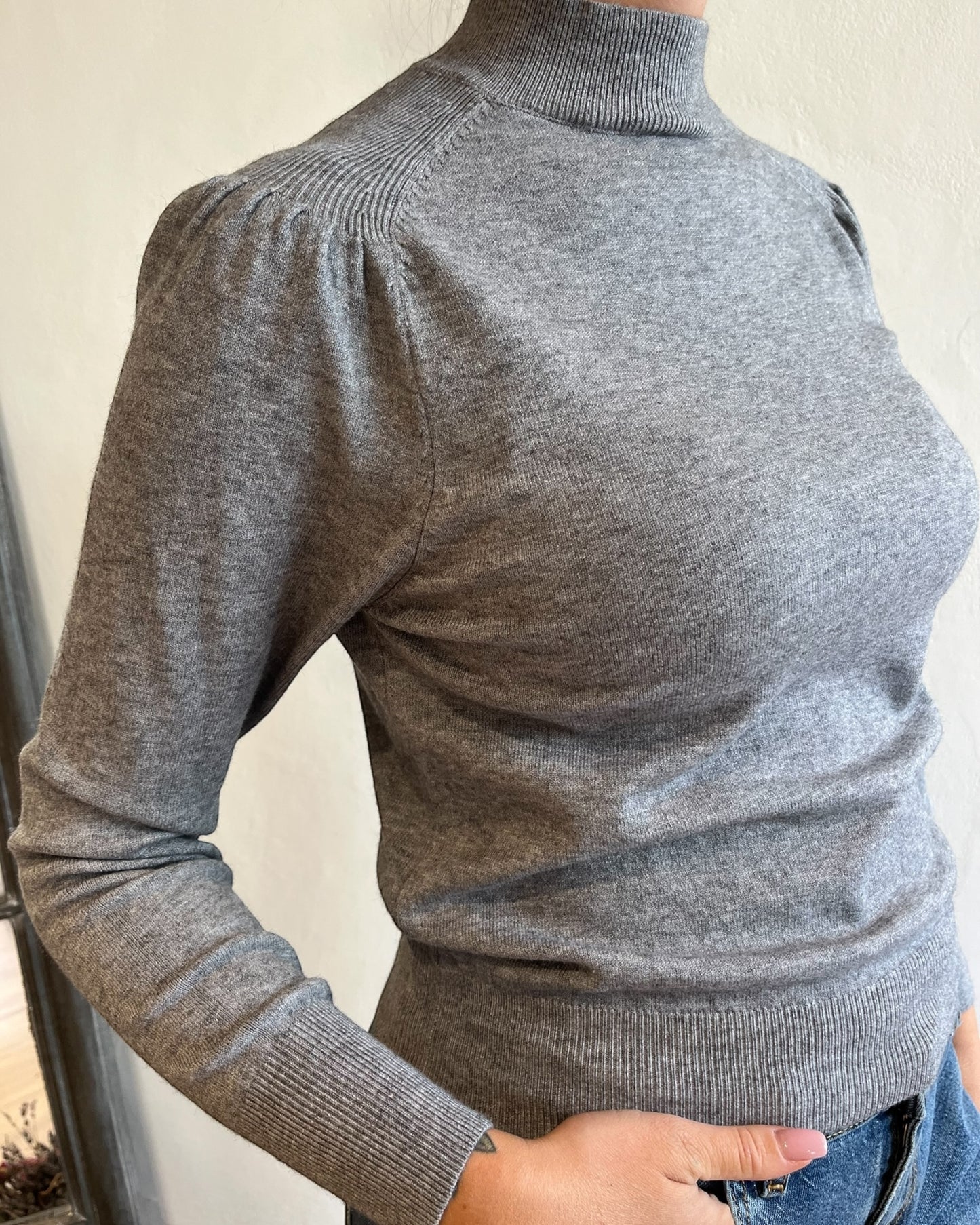 Maglia spallina arricciata art. 31433 CHEAP&CHIC