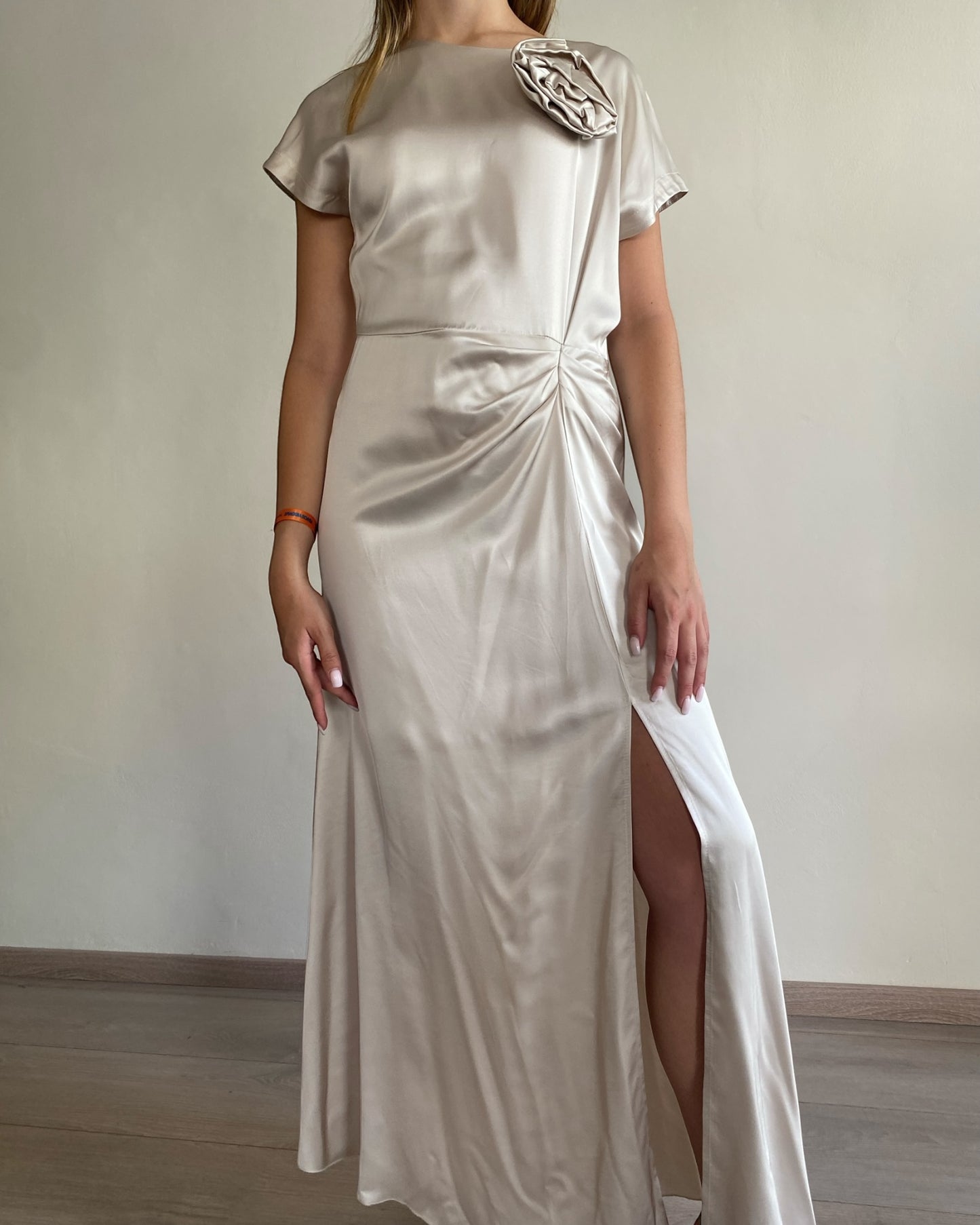 Abito raso con spilla art. A50368MO MOTEL
