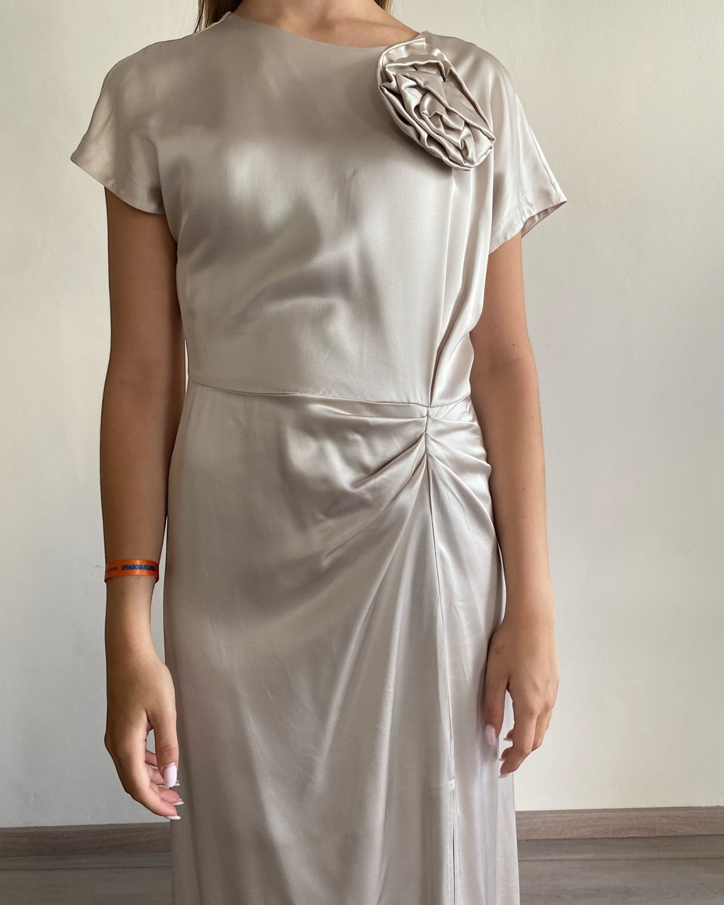 Abito raso con spilla art. A50368MO MOTEL