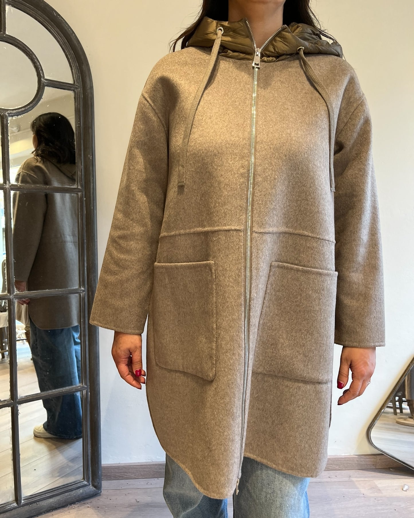 Cappotto con cappuccio handmade art. L64YB FASSO LOLA by Sandro FERRONE