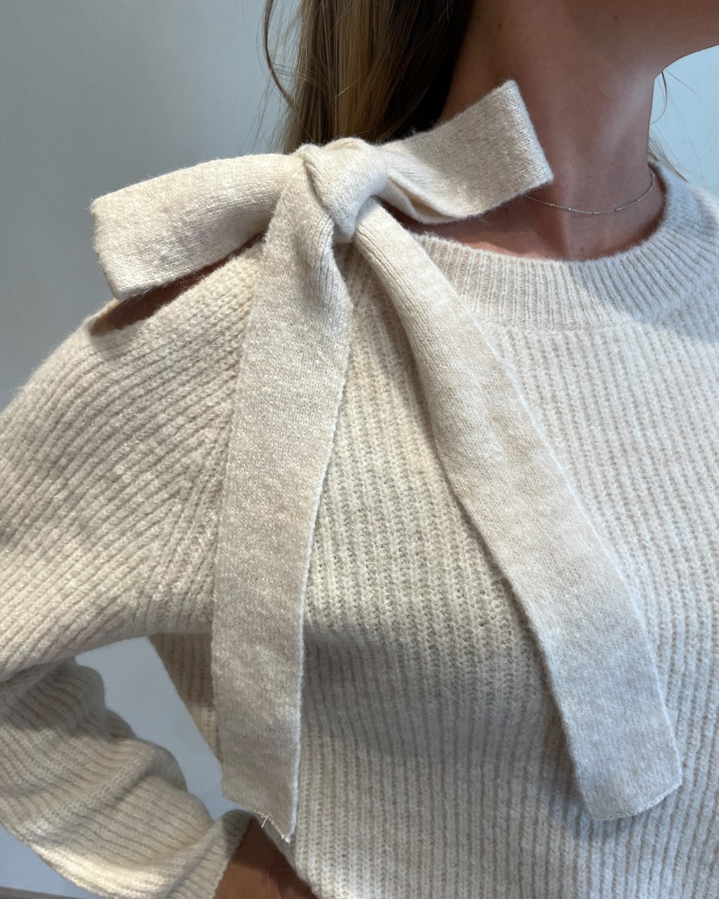 Maglia fiocco su collo art. 77254F VICOLO