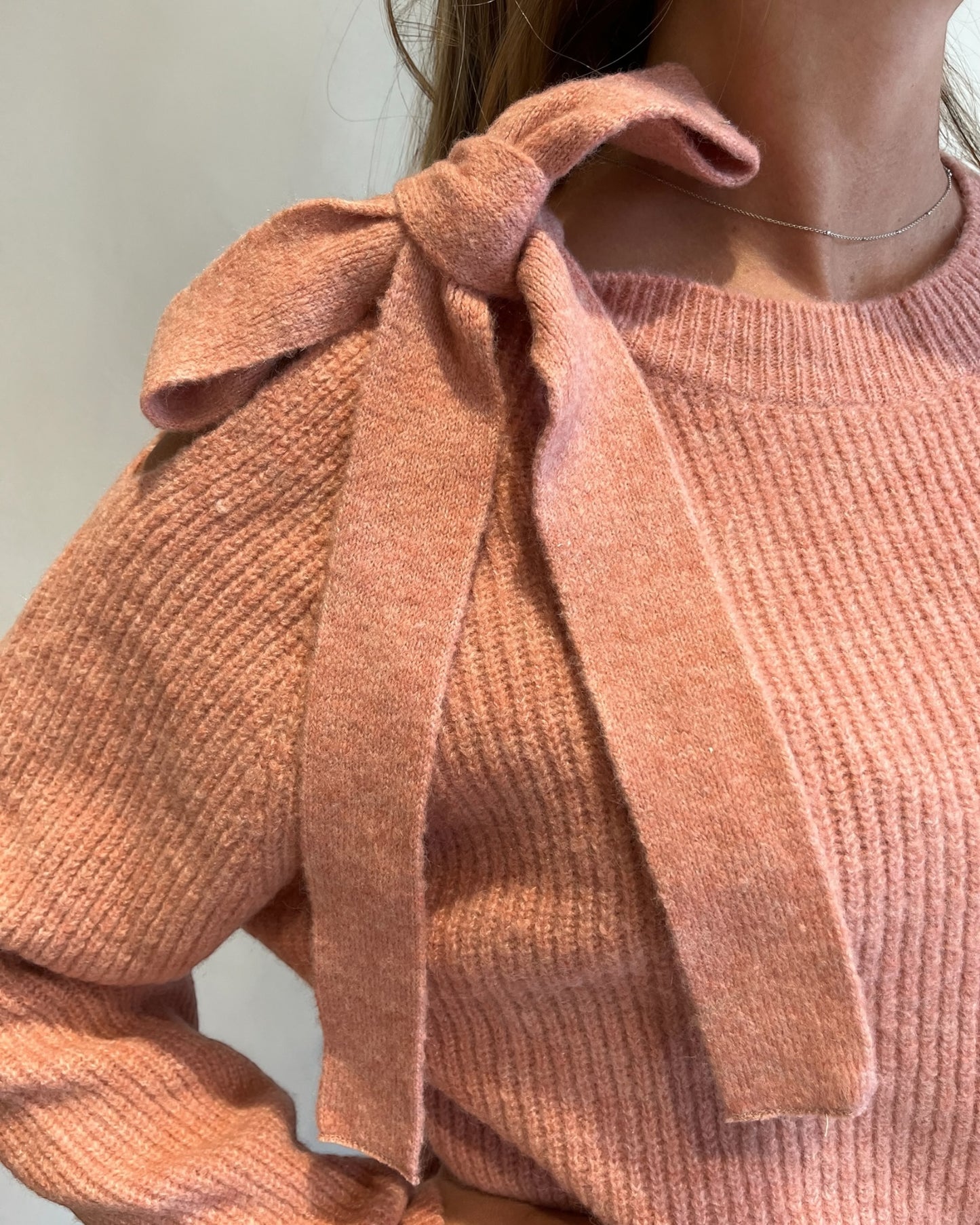 Maglia fiocco su collo art. 77254F VICOLO