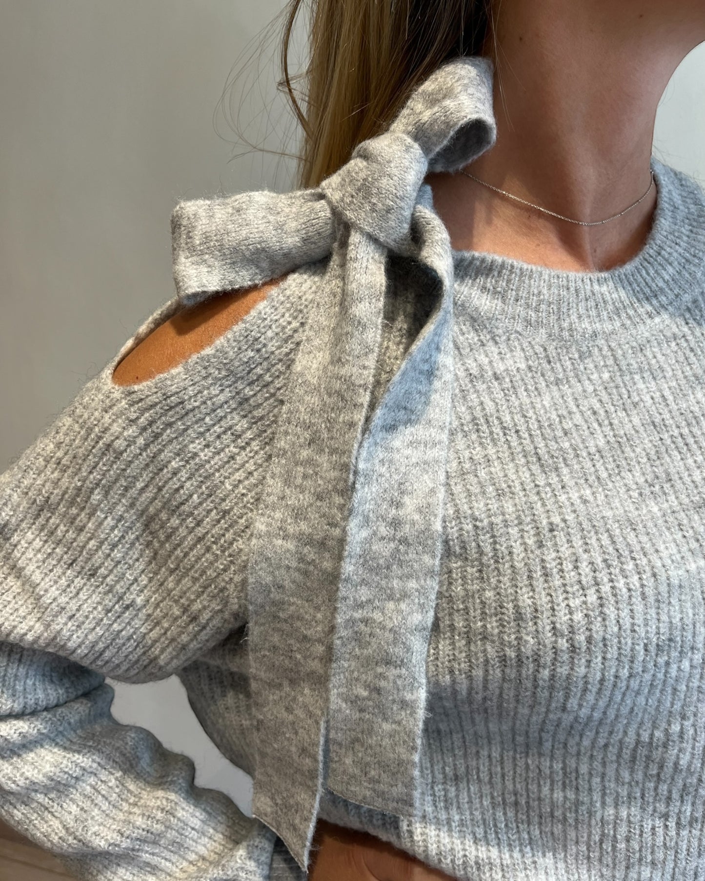 Maglia fiocco su collo art. 77254F VICOLO