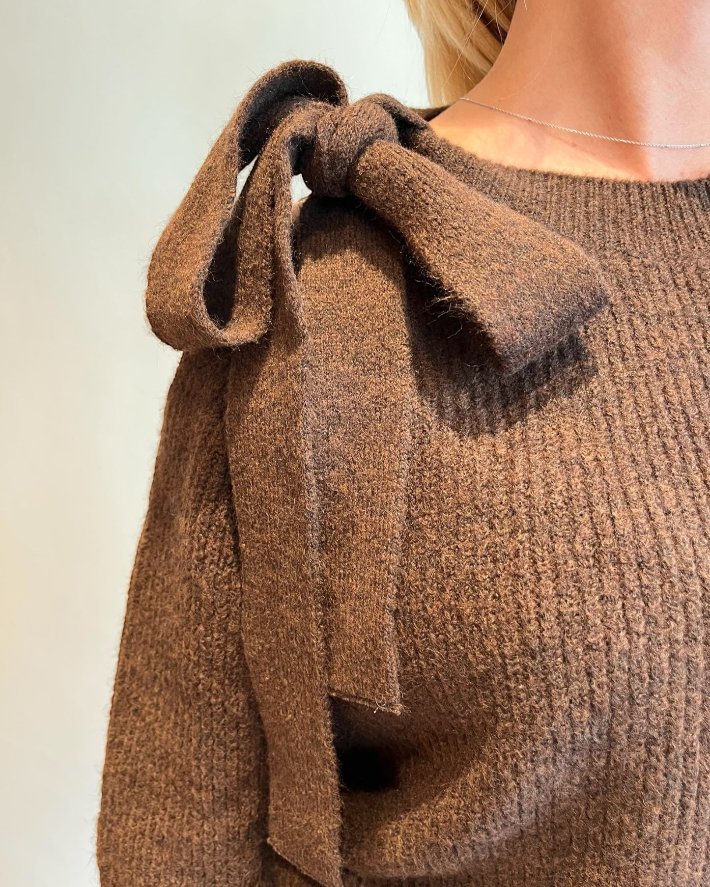 Maglia fiocco su collo art. 77254F VICOLO