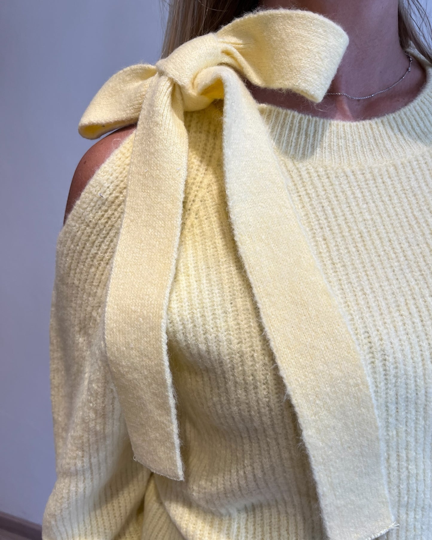 Maglia fiocco su collo art. 77254F VICOLO