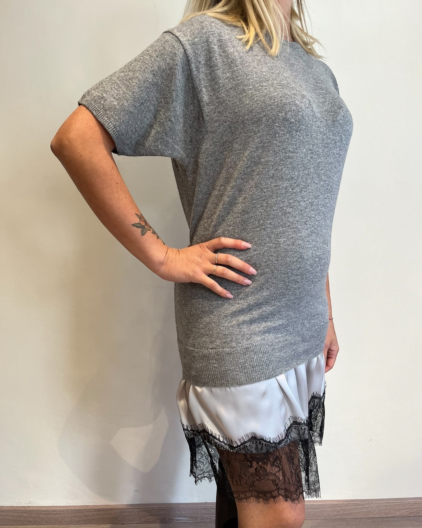 Maglia lunga con raso e pizzo art. 22195F VICOLO