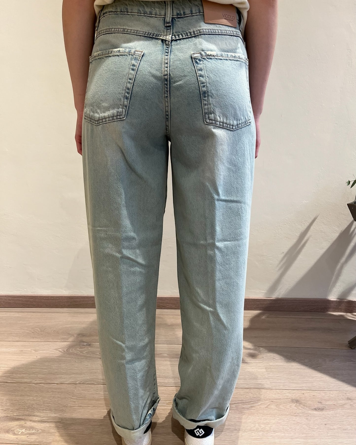 Jeans MAGDA modello baggy art DAB5209 VICOLO
