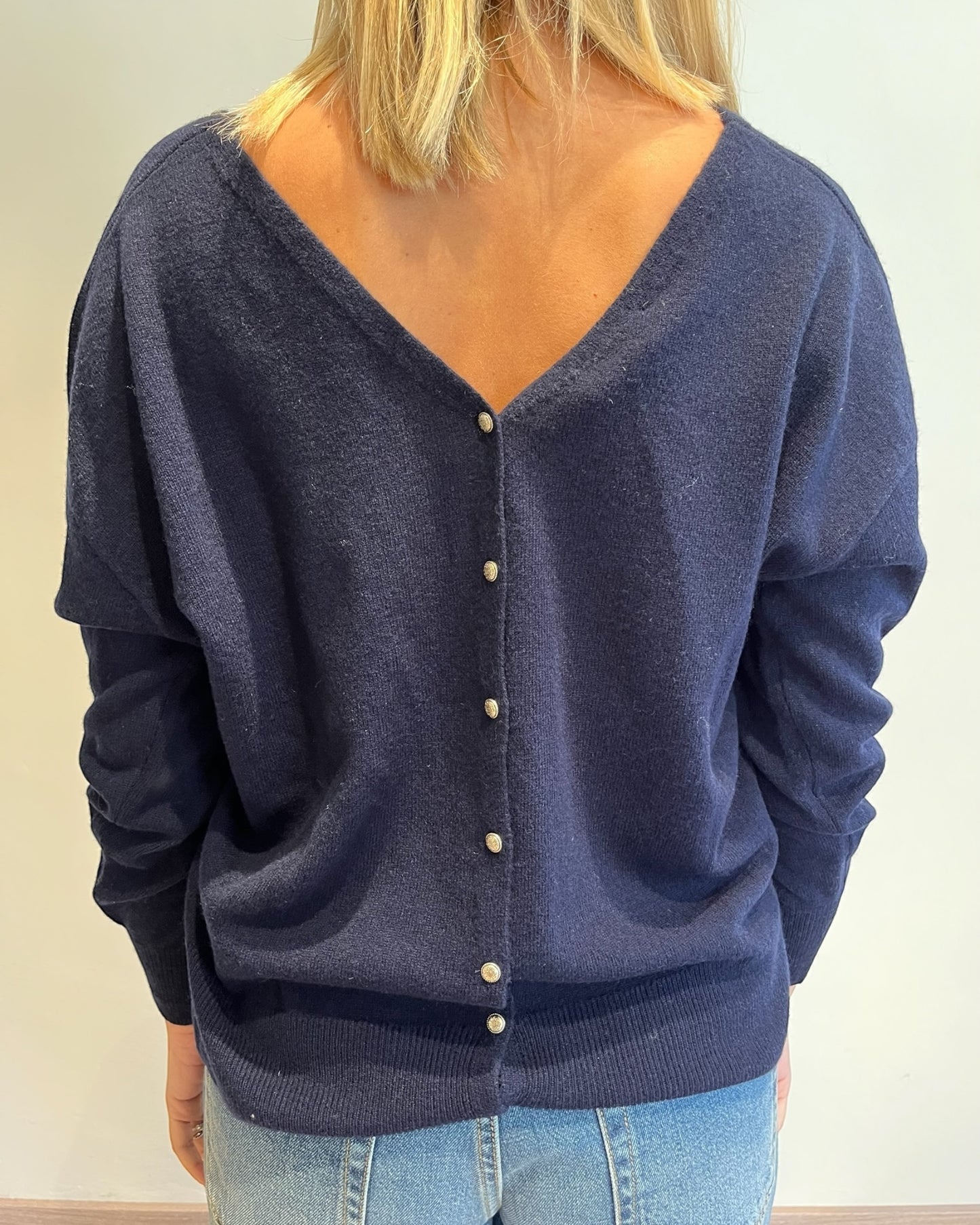 Maglia doppio scollo V con bottoni dietro art. I25/WL544 MOTEL