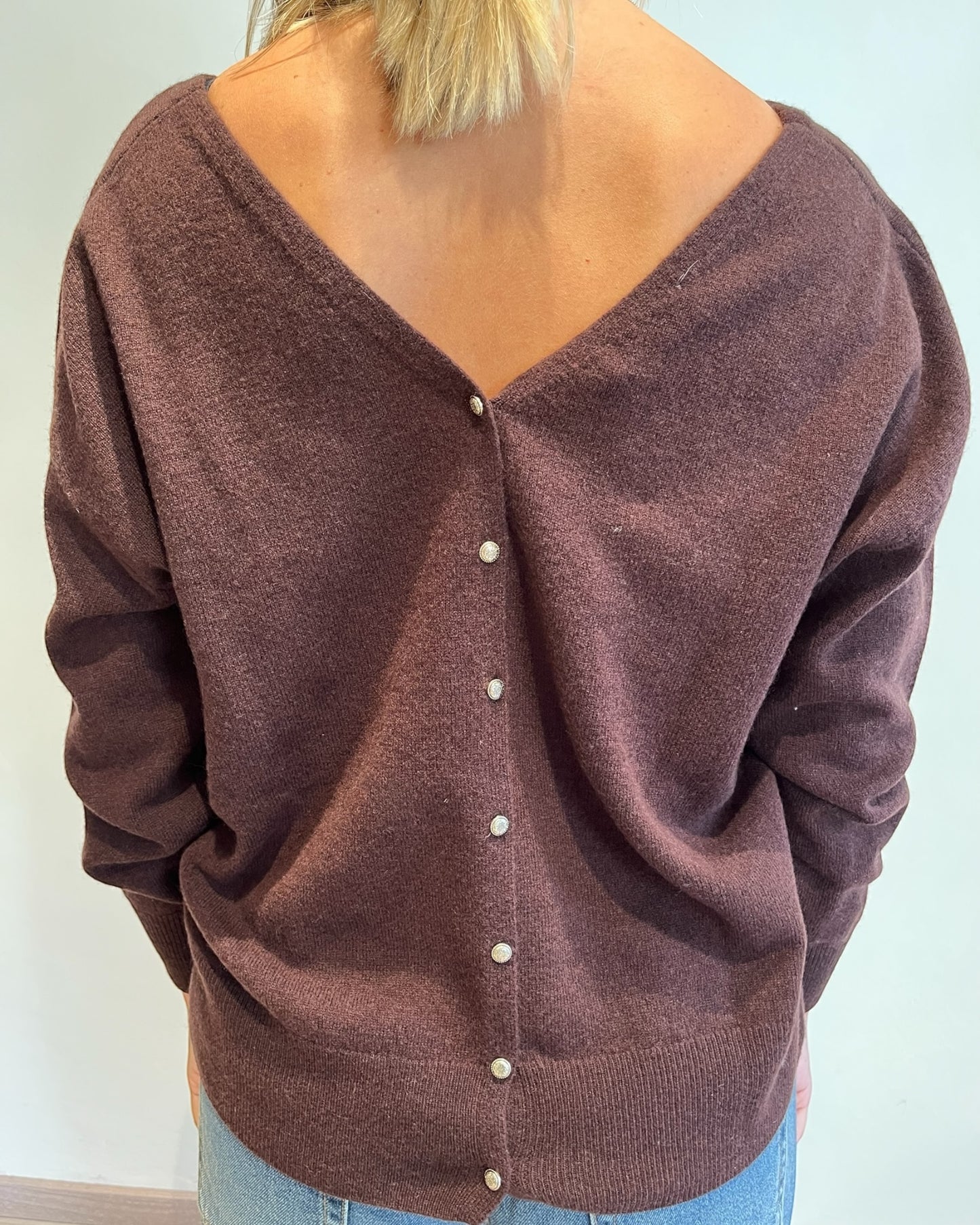 Maglia doppio scollo V con bottoni dietro art. I25/WL544 MOTEL