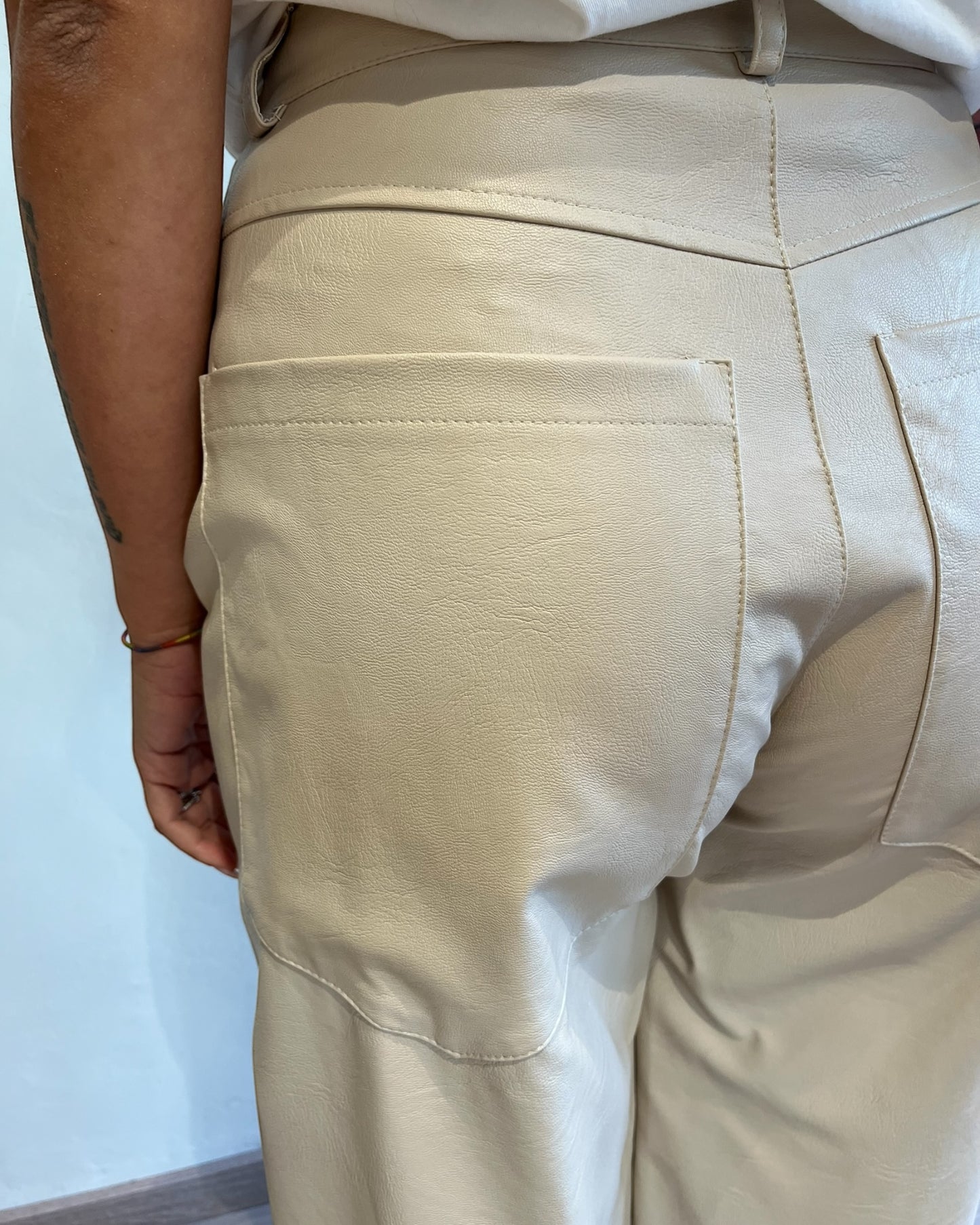 Pantaloni palazzo ecopelle con tasconi art. 224155-PE25