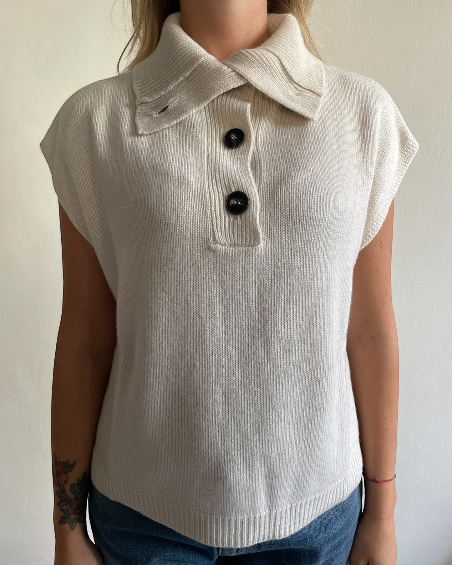 Gilet collo alto e bottoni art. D80966 TENSIONE IN