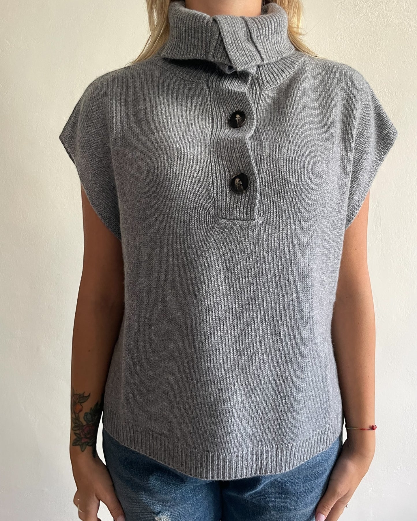 Gilet collo alto e bottoni art. D80966 TENSIONE IN
