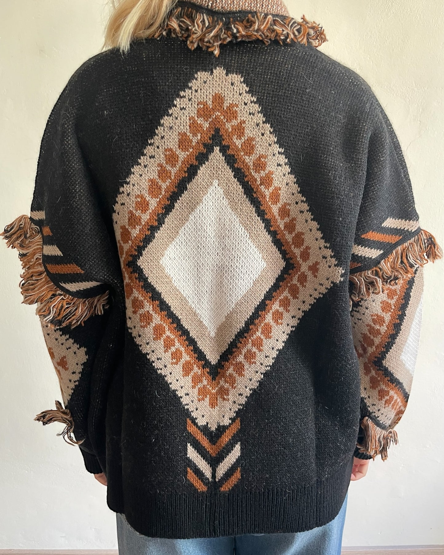Cardigan frange e stampe rombi art. W5HMG65A400 TENSIONE IN