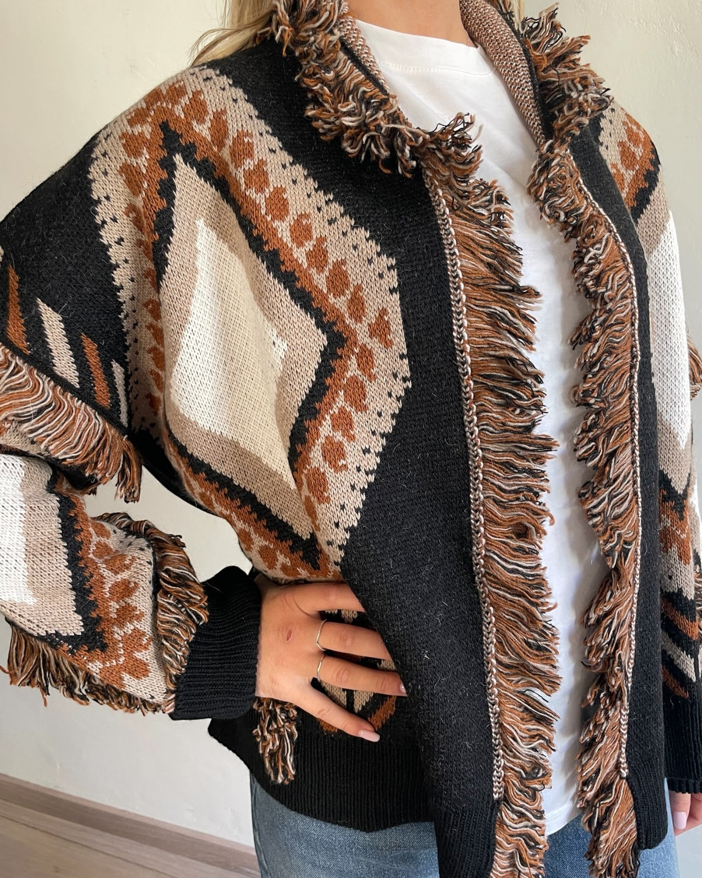 Cardigan frange e stampe rombi art. W5HMG65A400 TENSIONE IN