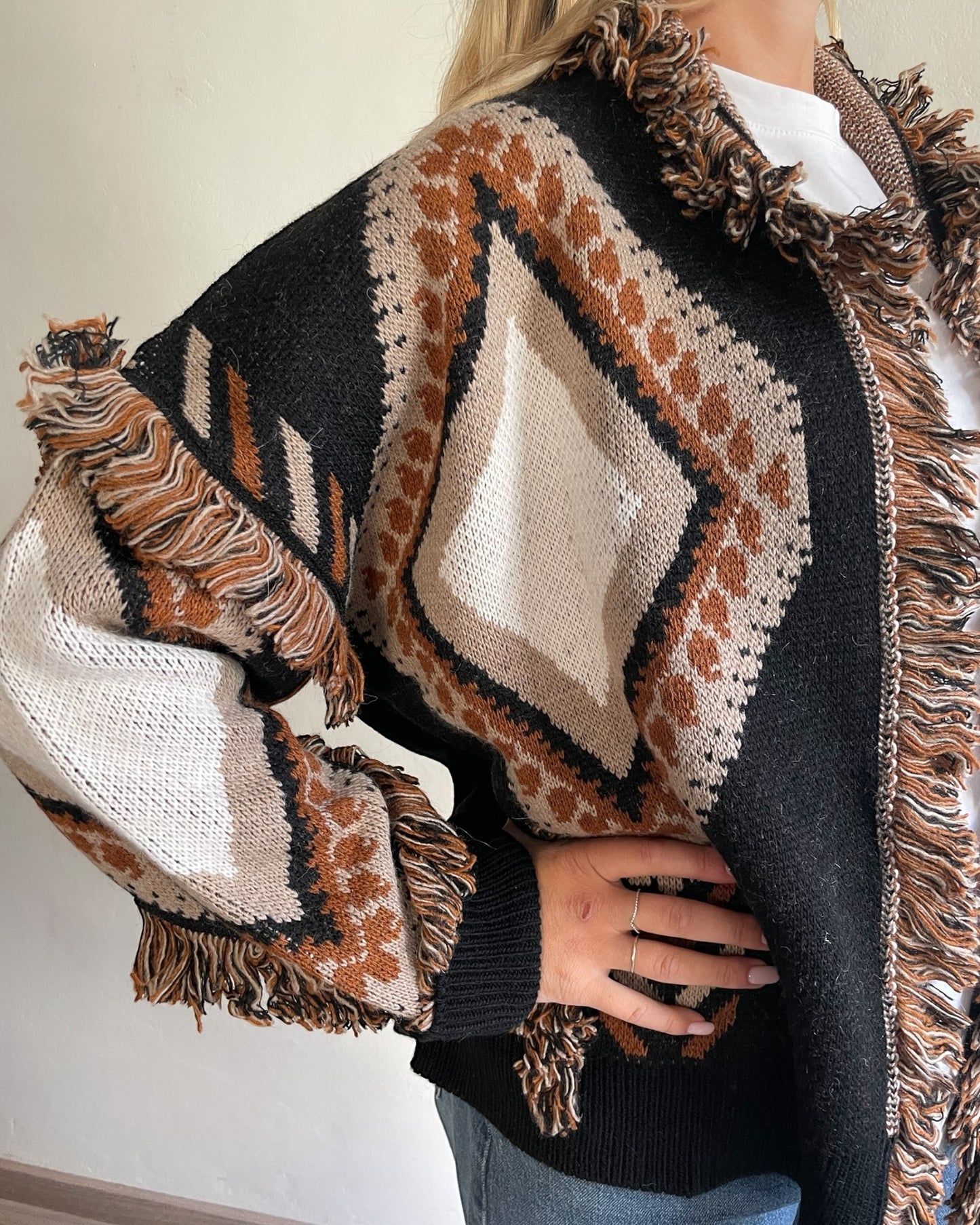 Cardigan frange e stampe rombi art. W5HMG65A400 TENSIONE IN