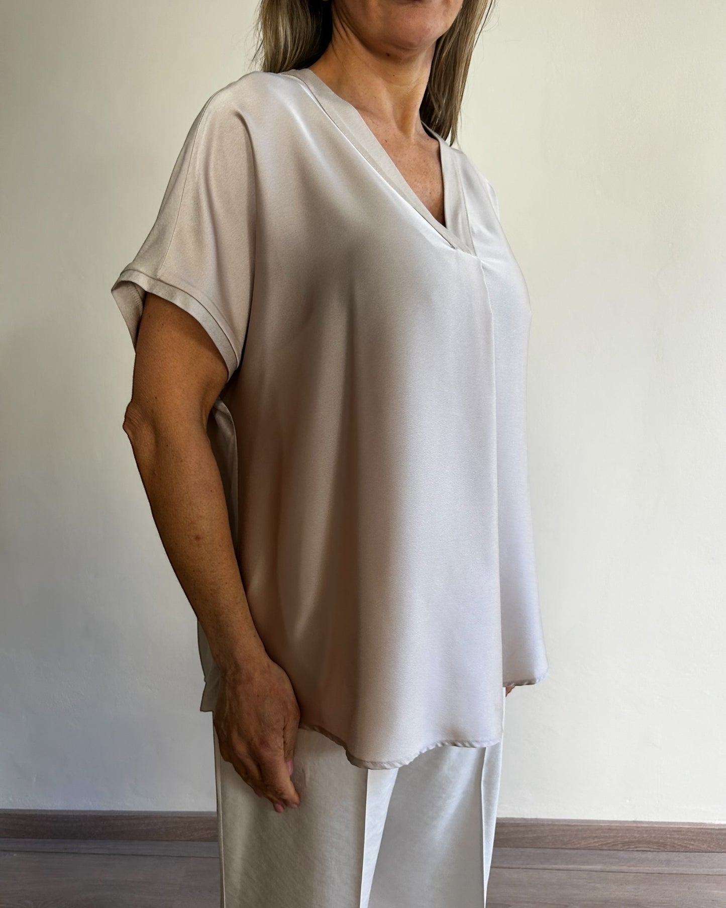 Maglia doppio materiale scollo V art. L7XBE MIELE Lola by SANDRO FERRONE