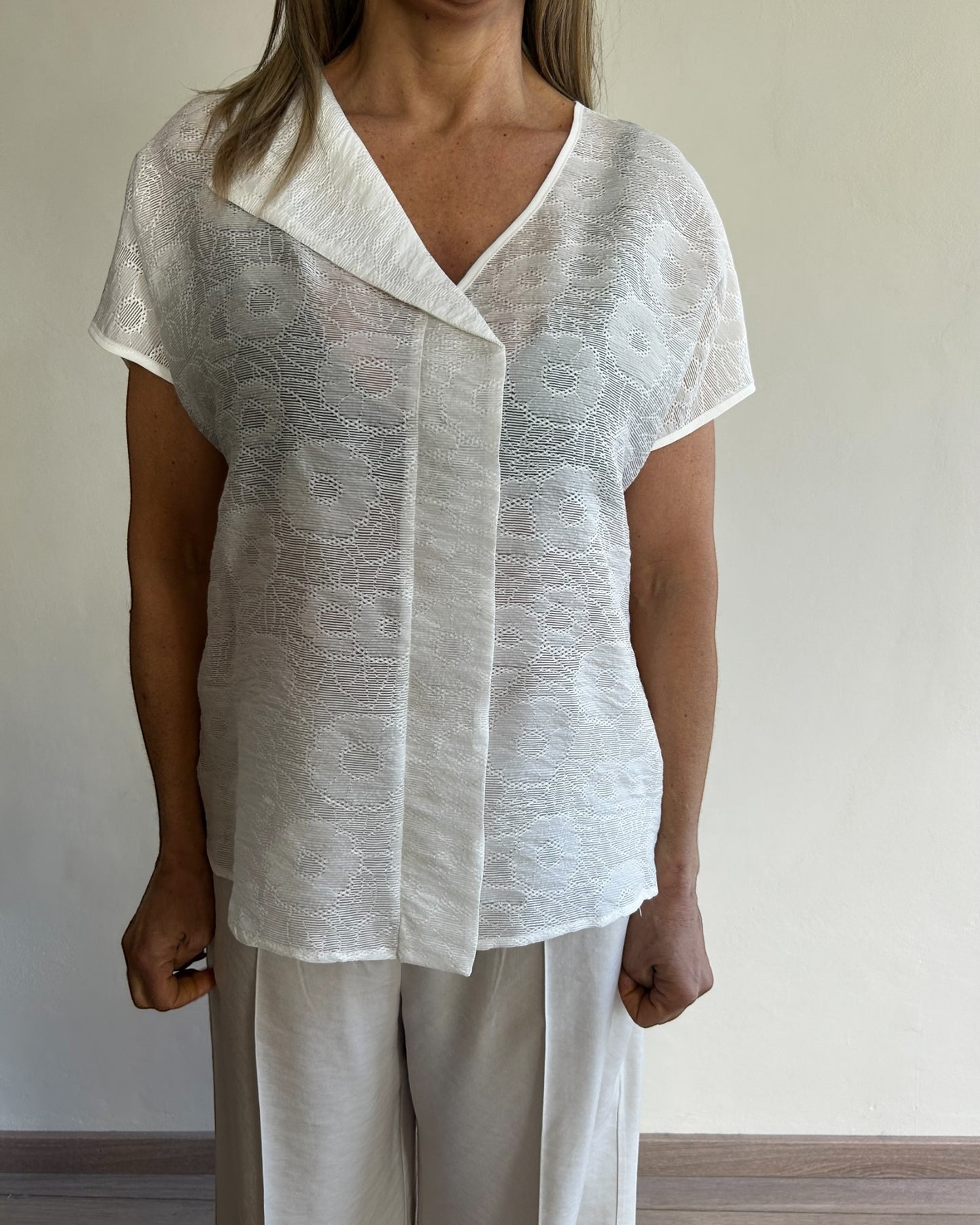 Blusa pizzo scollo V art. L18XBE RENZO Lola by SANDRO FERRONE