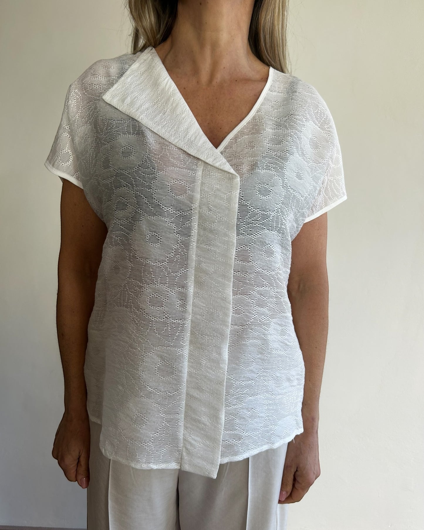 Blusa pizzo scollo V art. L18XBE RENZO Lola by SANDRO FERRONE