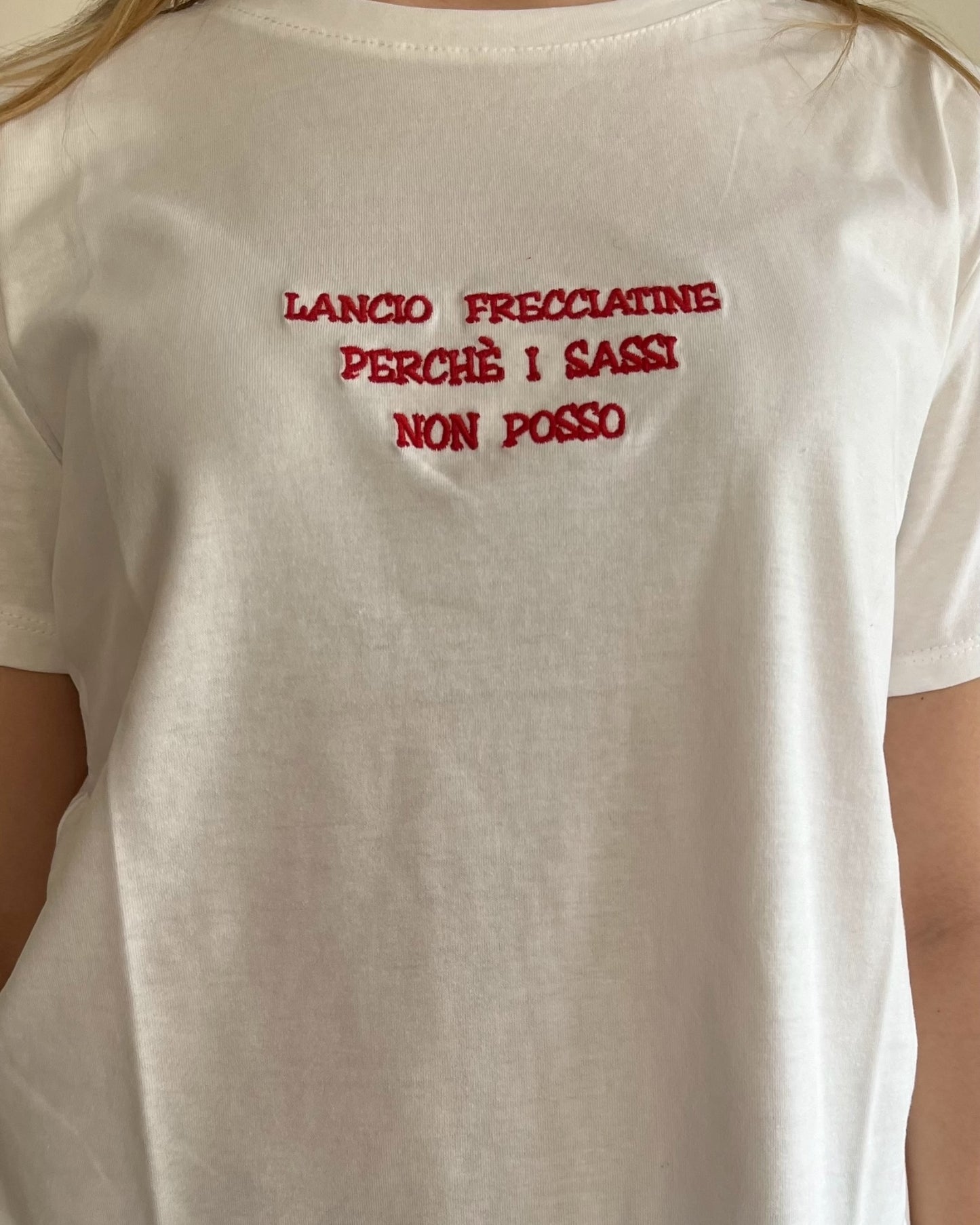 T-shirt con scritte CHEAP&CHIC