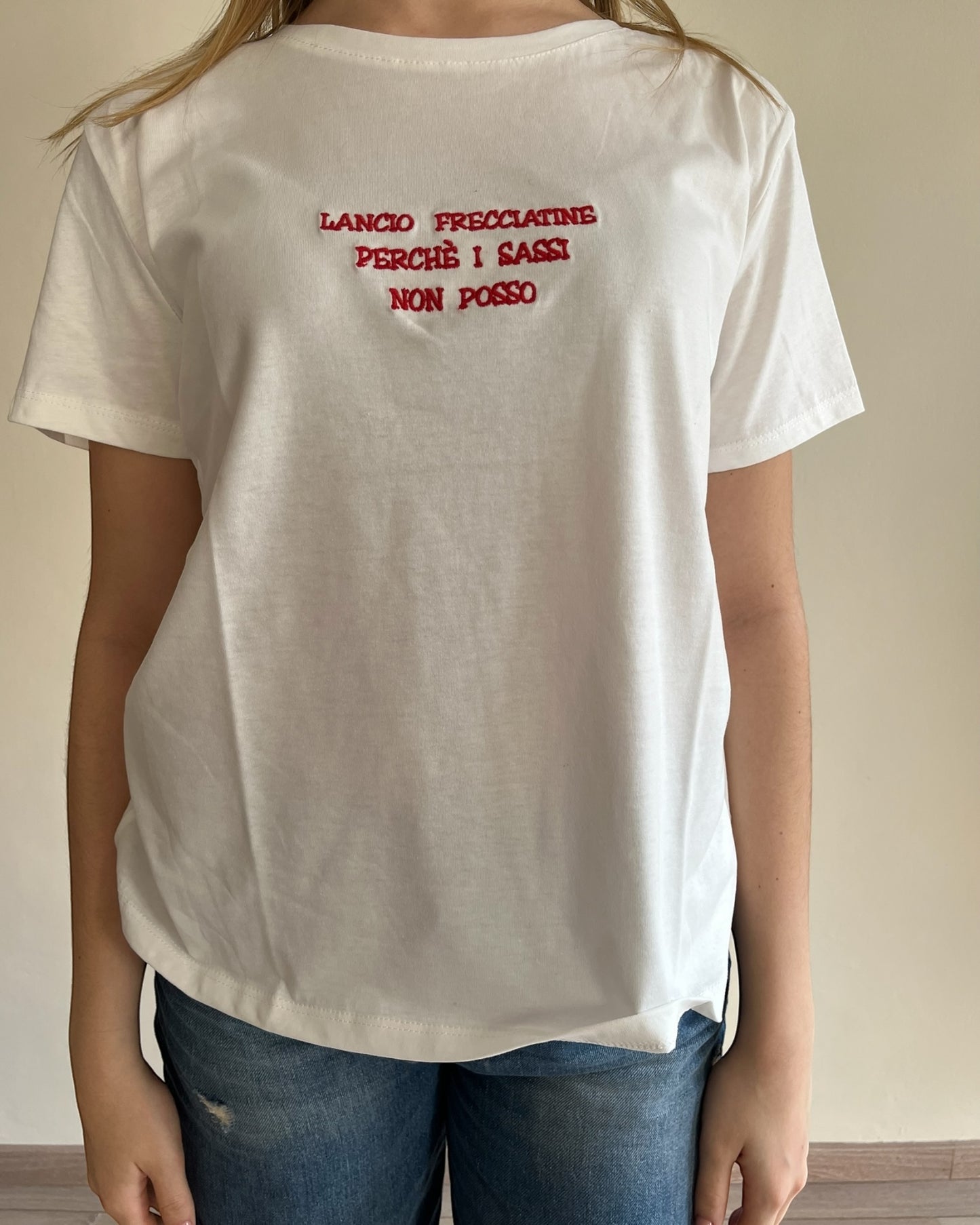 T-shirt con scritte CHEAP&CHIC