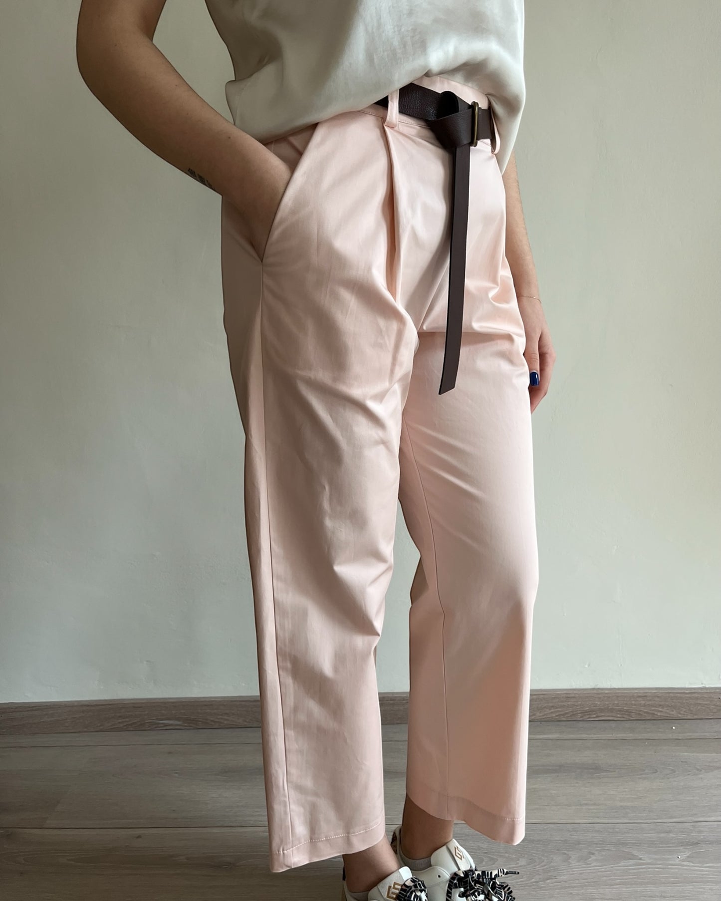 Pantalone carrot con cintura ecopelle art. PDI2URVA DIXIE