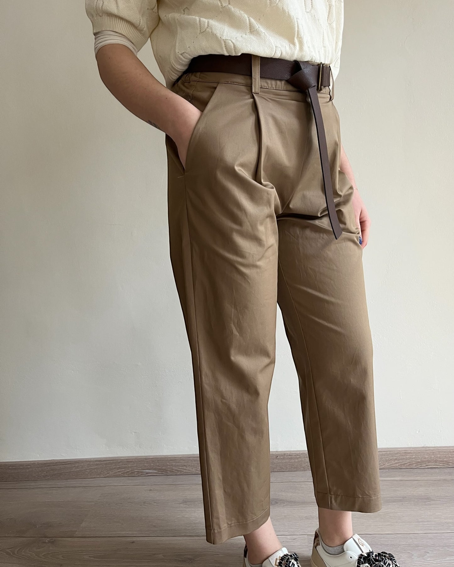 Pantalone carrot con cintura ecopelle art. PDI2URVA DIXIE