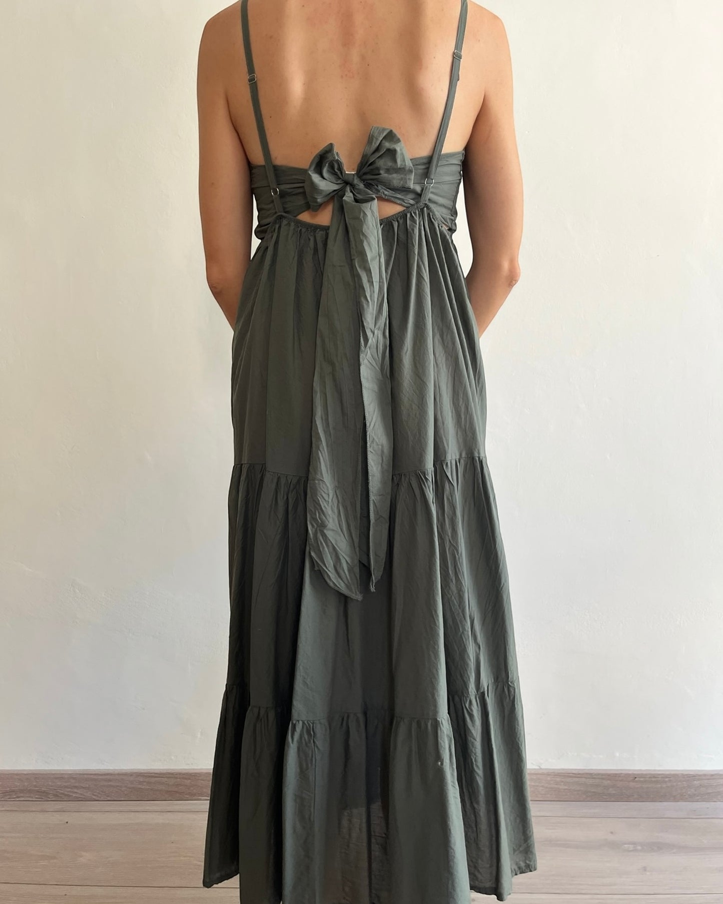 Maxi abito a balze con fiocco art.13897