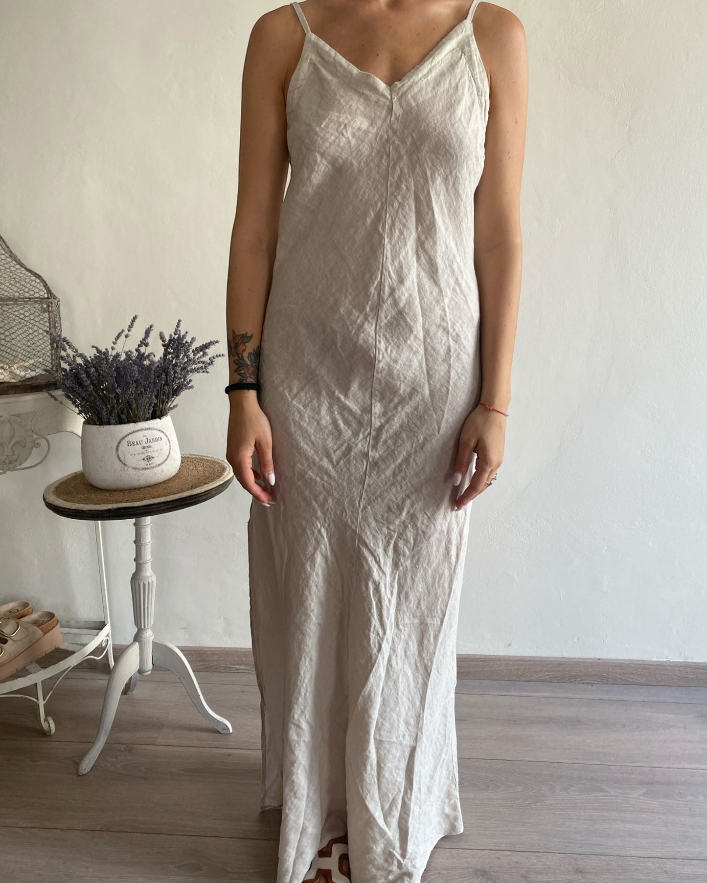 Abito lungo lino scollo V con dietro regolabile art. 7656 CHEAP&CHIC