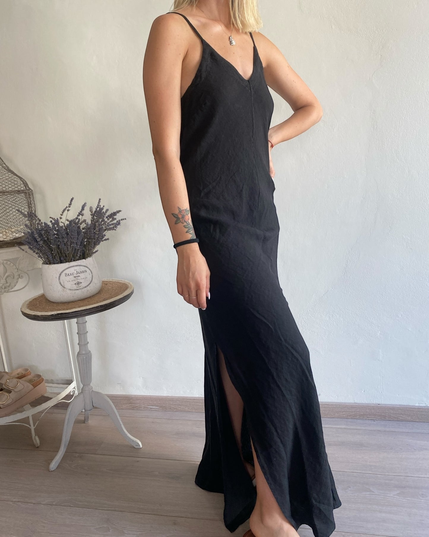 Abito lungo lino scollo V con dietro regolabile art. 7656 CHEAP&CHIC