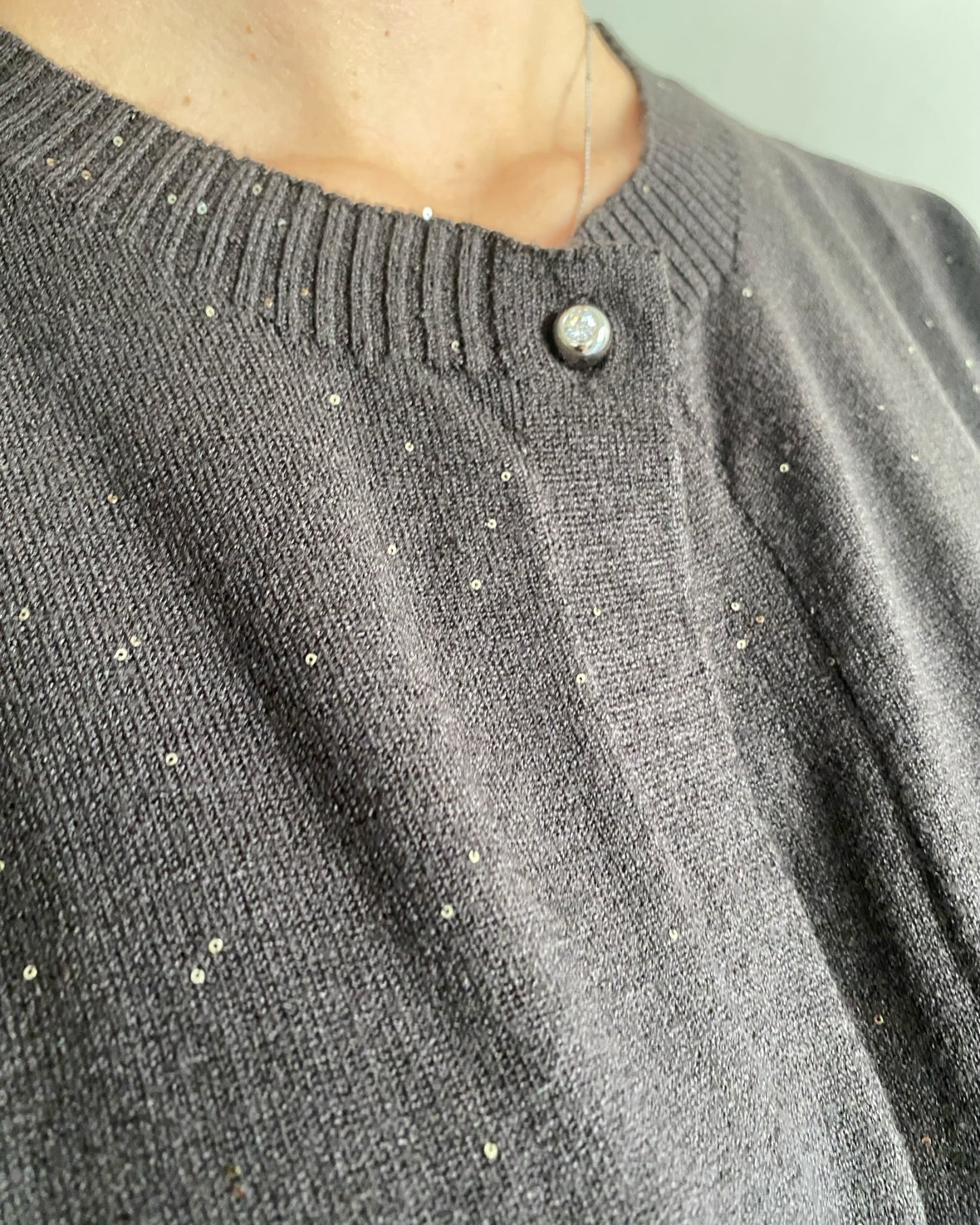 Cardigan corto con micro paillettes art.L129YBF AZALEA Lola di Sandro ferrone