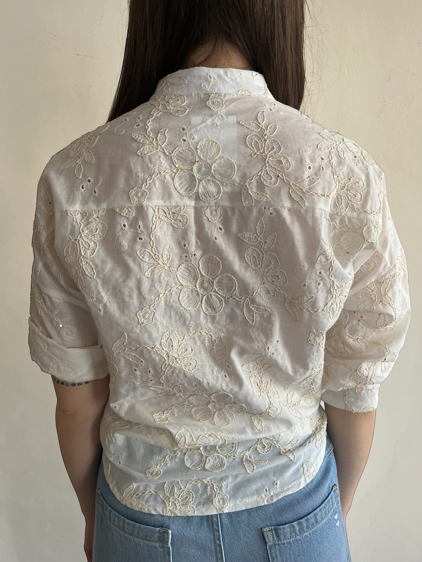 Camicia coreana con ricami e micro paillettes art. 3313T96 CHEAP&CHIC