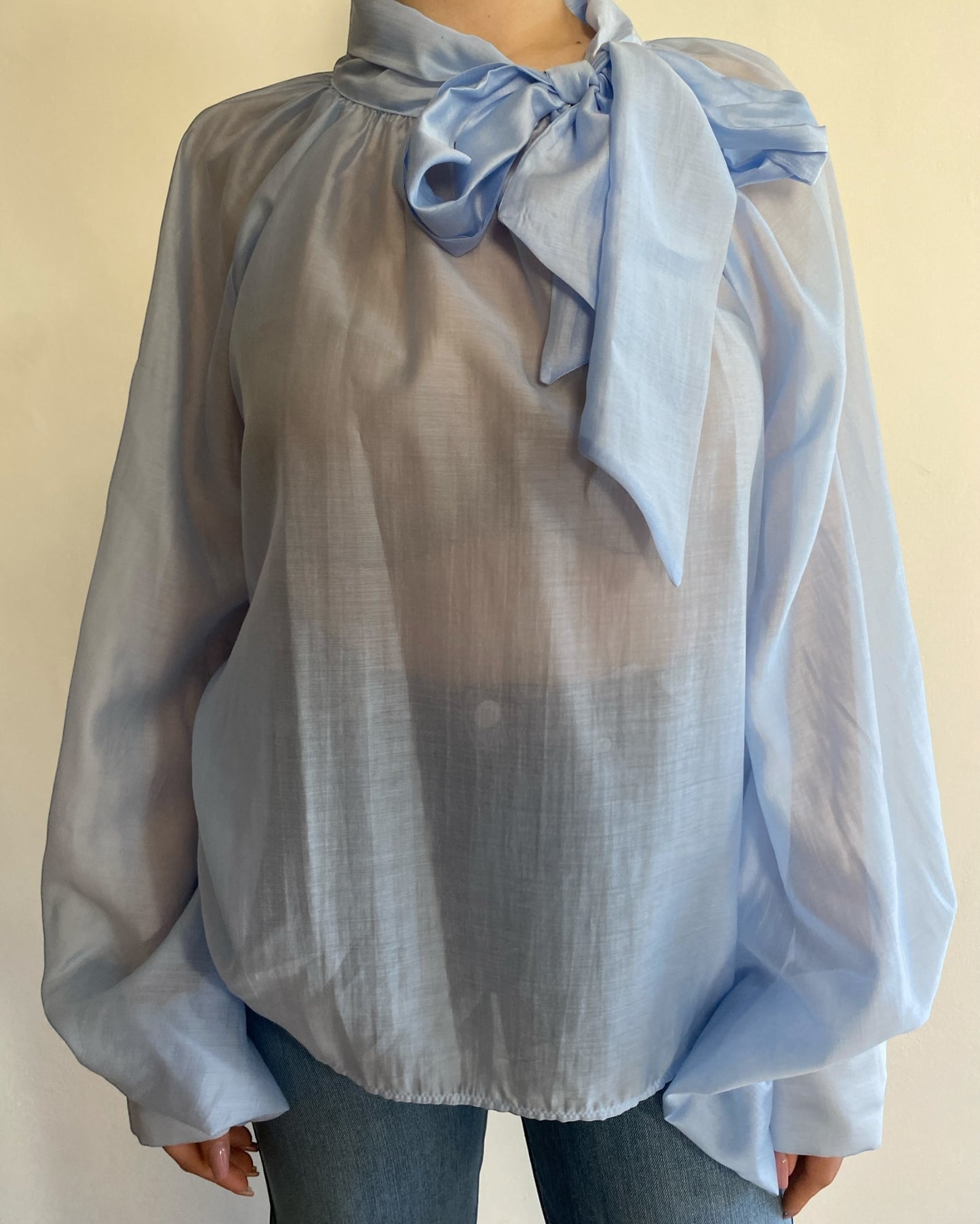 Blusa con fiocco e manica palloncino art. TD0587 VICOLO