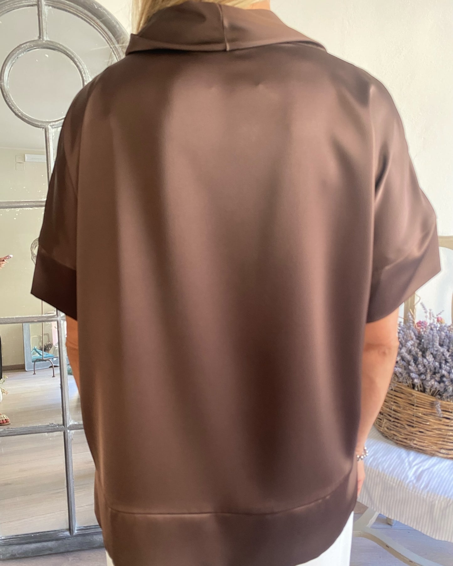 T-shirt scollo a V con catenina art. L7YBF MAGENTA Lola by SANDRO FERRONE